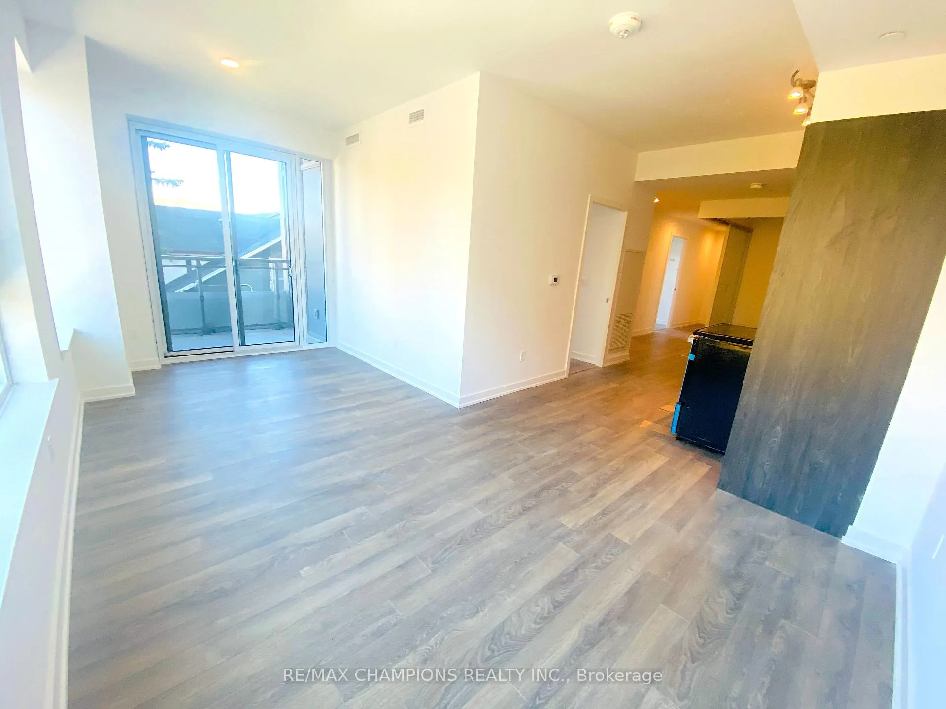 Photo 9 of Unit 311, 1 Cardiff Road, Toronto, Mount Pleasant East — HOMEH