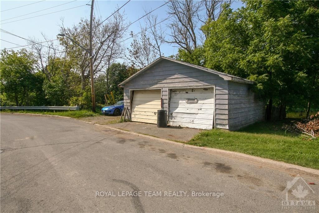 Photo 3 of 78 MILL St, North Dundas, Chesterville — HOMEH