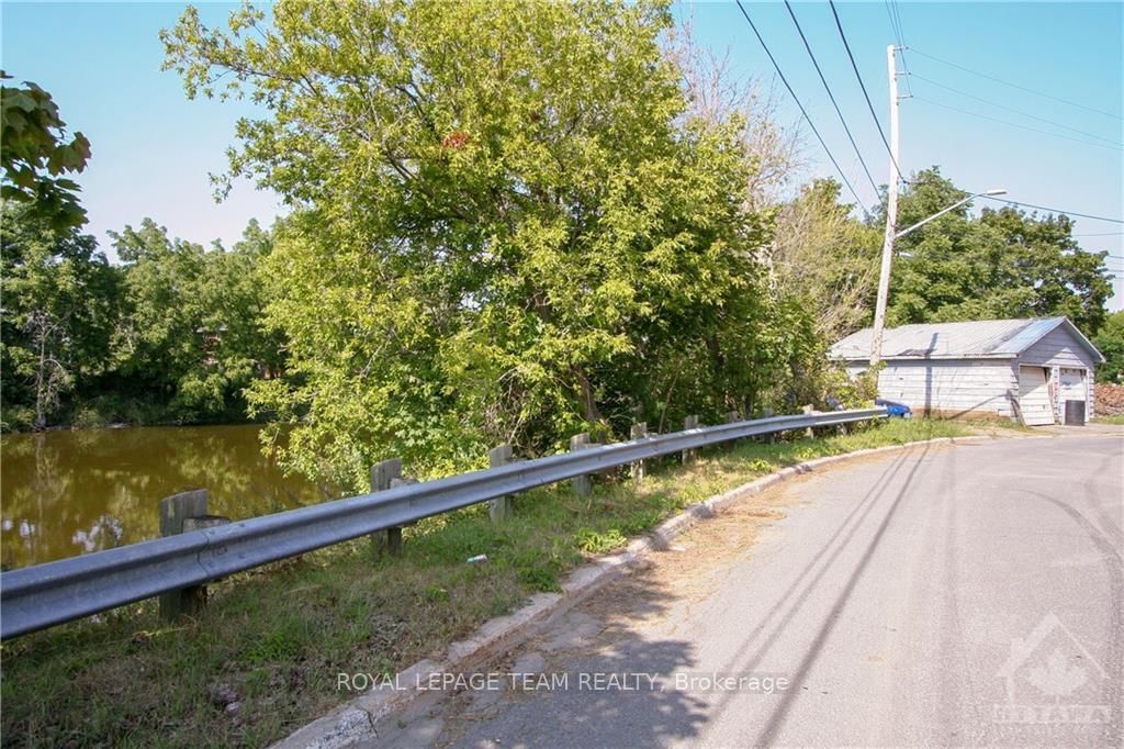 Photo 7 of 78 MILL St, North Dundas, Chesterville — HOMEH