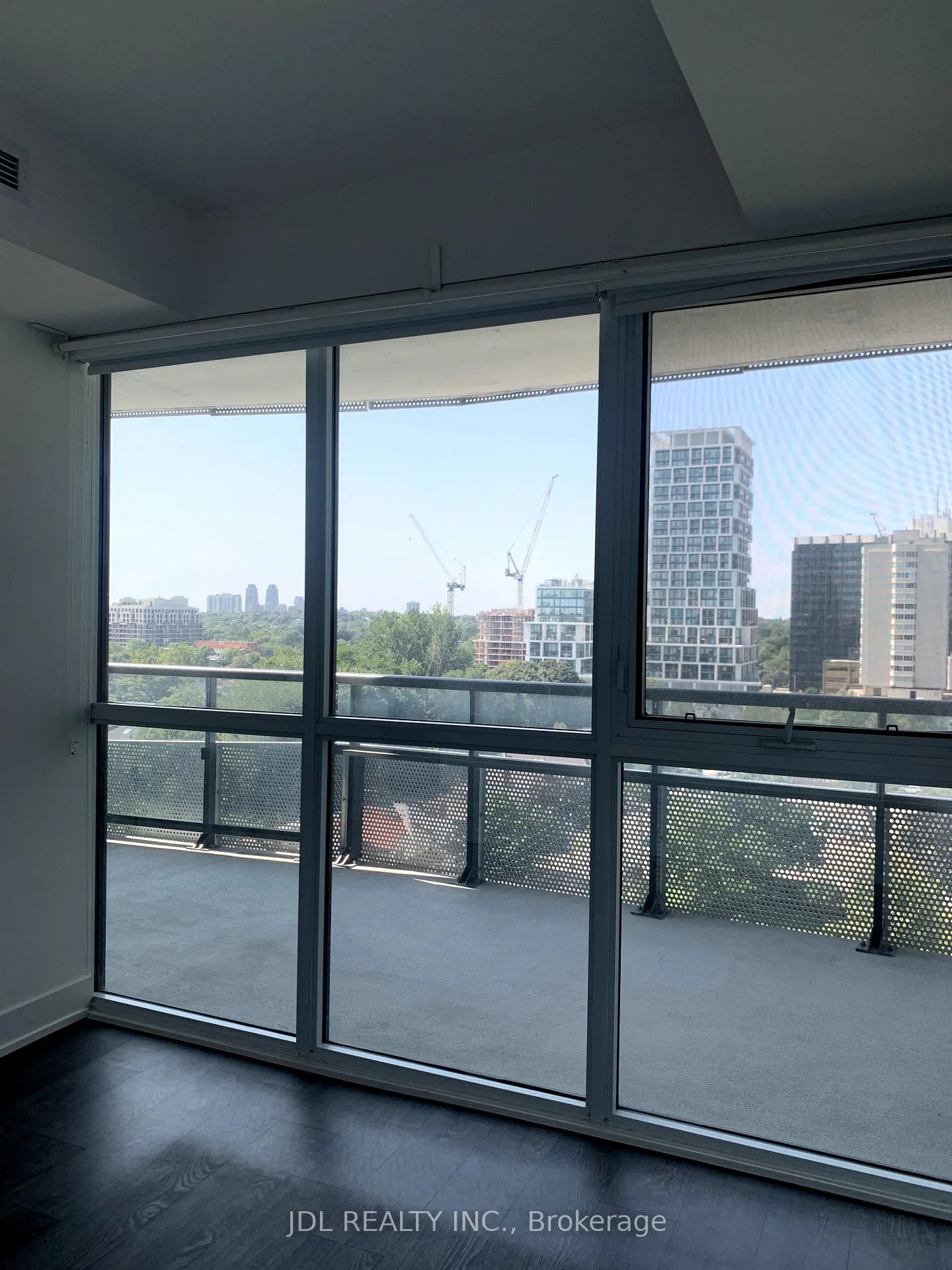Photo 10 of Unit 805, 11 Lillian Street, Toronto, Mount Pleasant West — HOMEH