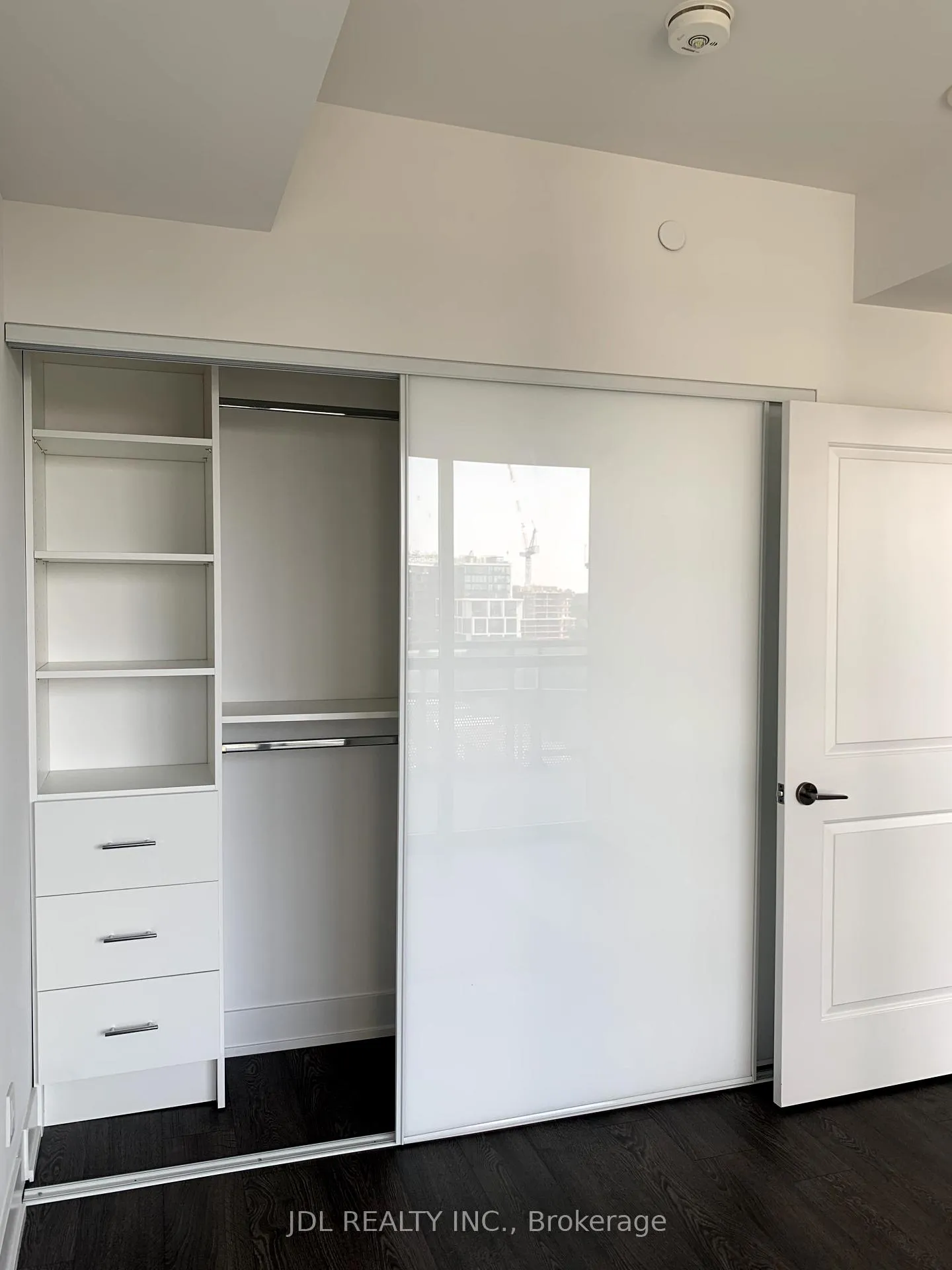 Photo 11 of Unit 805, 11 Lillian Street, Toronto, Mount Pleasant West — HOMEH