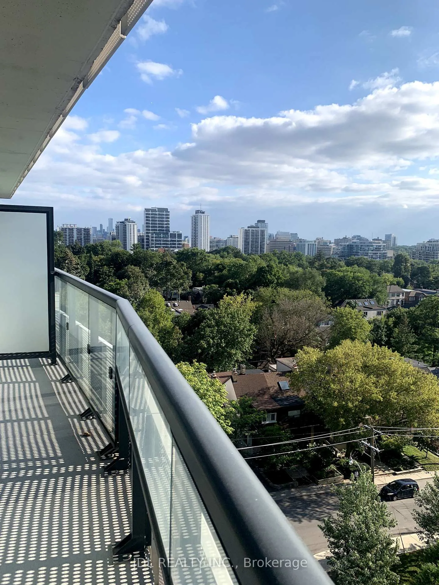 Photo 13 of Unit 805, 11 Lillian Street, Toronto, Mount Pleasant West — HOMEH