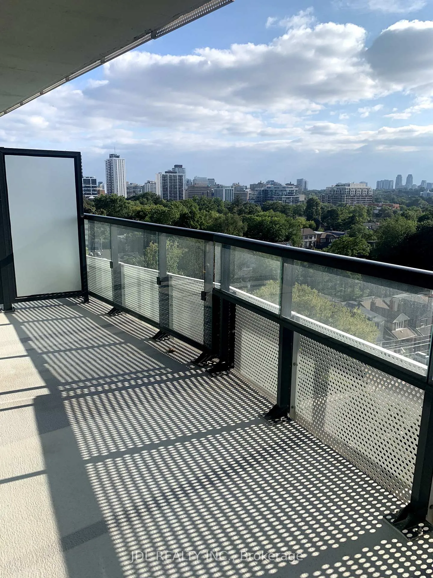 Photo 15 of Unit 805, 11 Lillian Street, Toronto, Mount Pleasant West — HOMEH