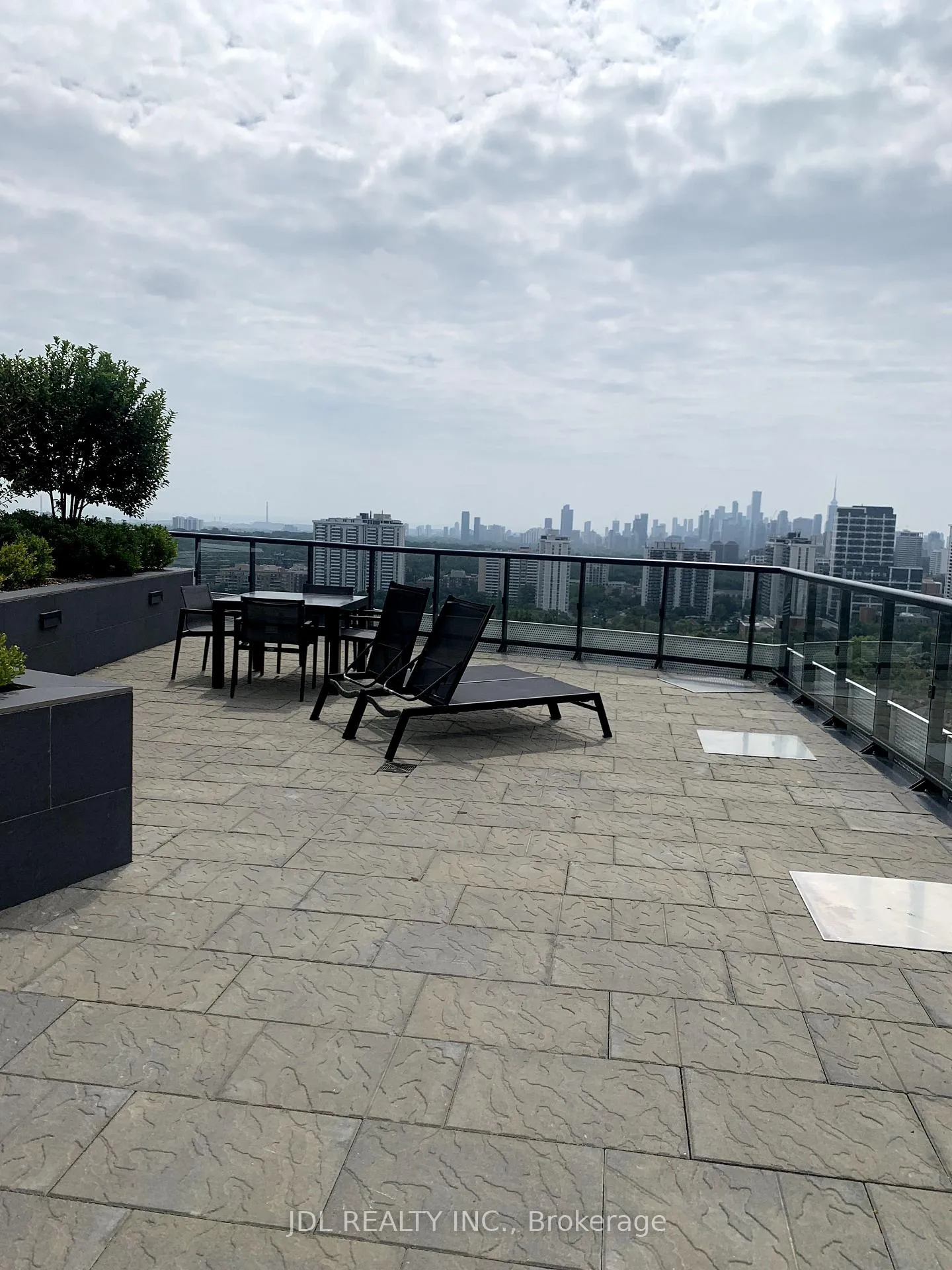 Photo 29 of Unit 805, 11 Lillian Street, Toronto, Mount Pleasant West — HOMEH