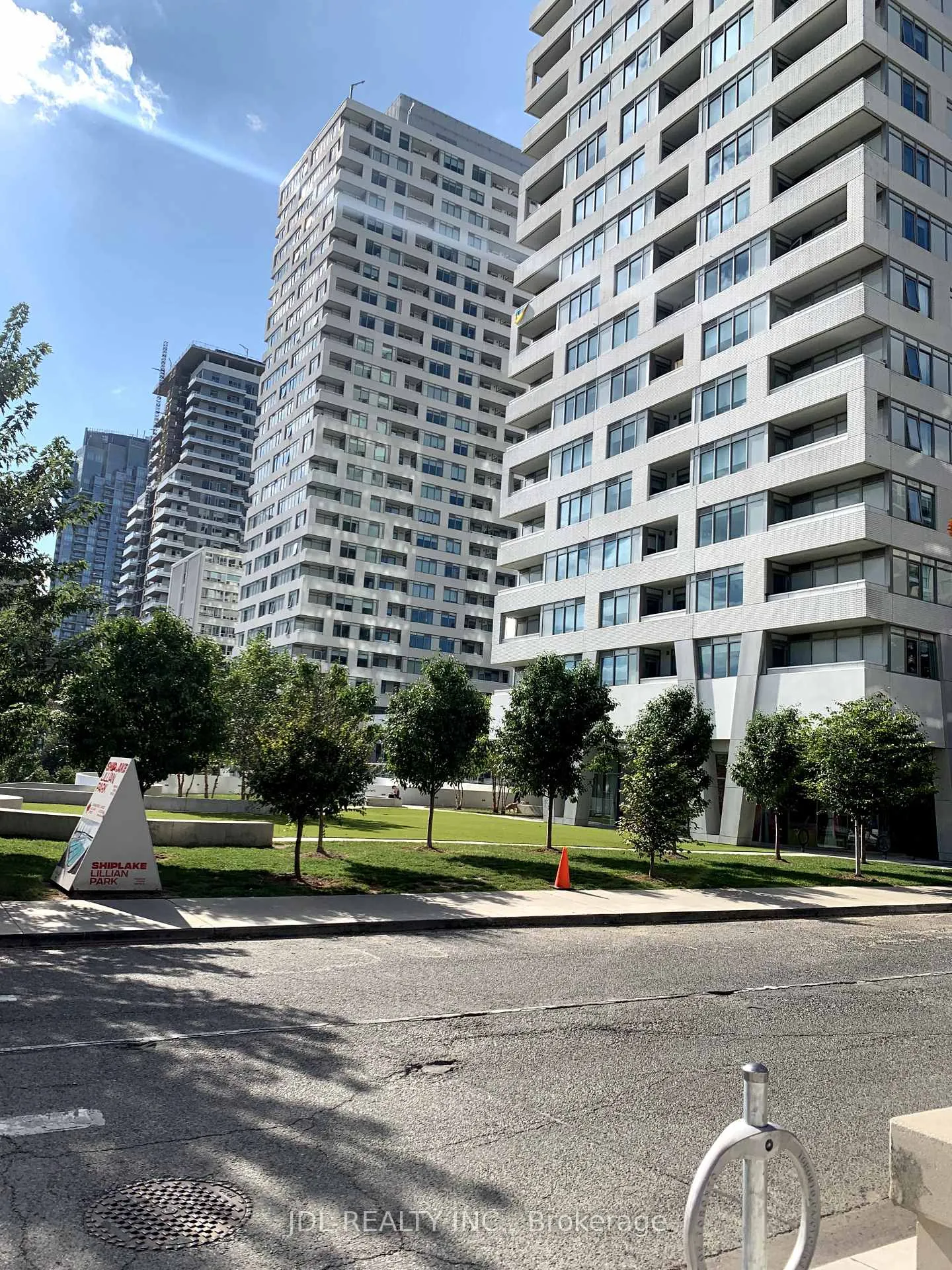 Photo 39 of Unit 805, 11 Lillian Street, Toronto, Mount Pleasant West — HOMEH