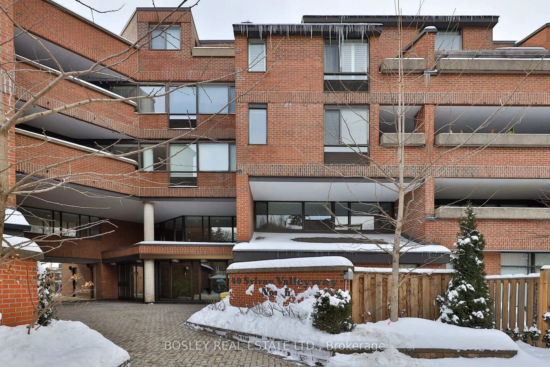 Photo 2 of Unit 103, 40 Sylvan Valleyway, Toronto, Bedford Park-Nortown — HOMEH
