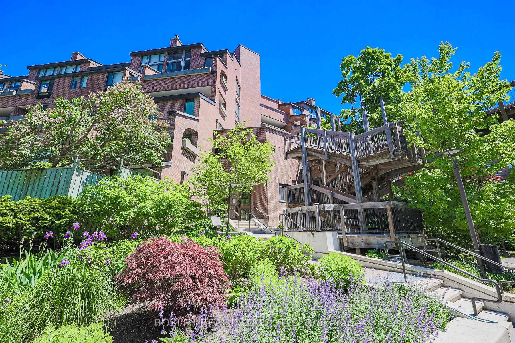 Photo 39 of Unit 103, 40 Sylvan Valleyway, Toronto, Bedford Park-Nortown — HOMEH