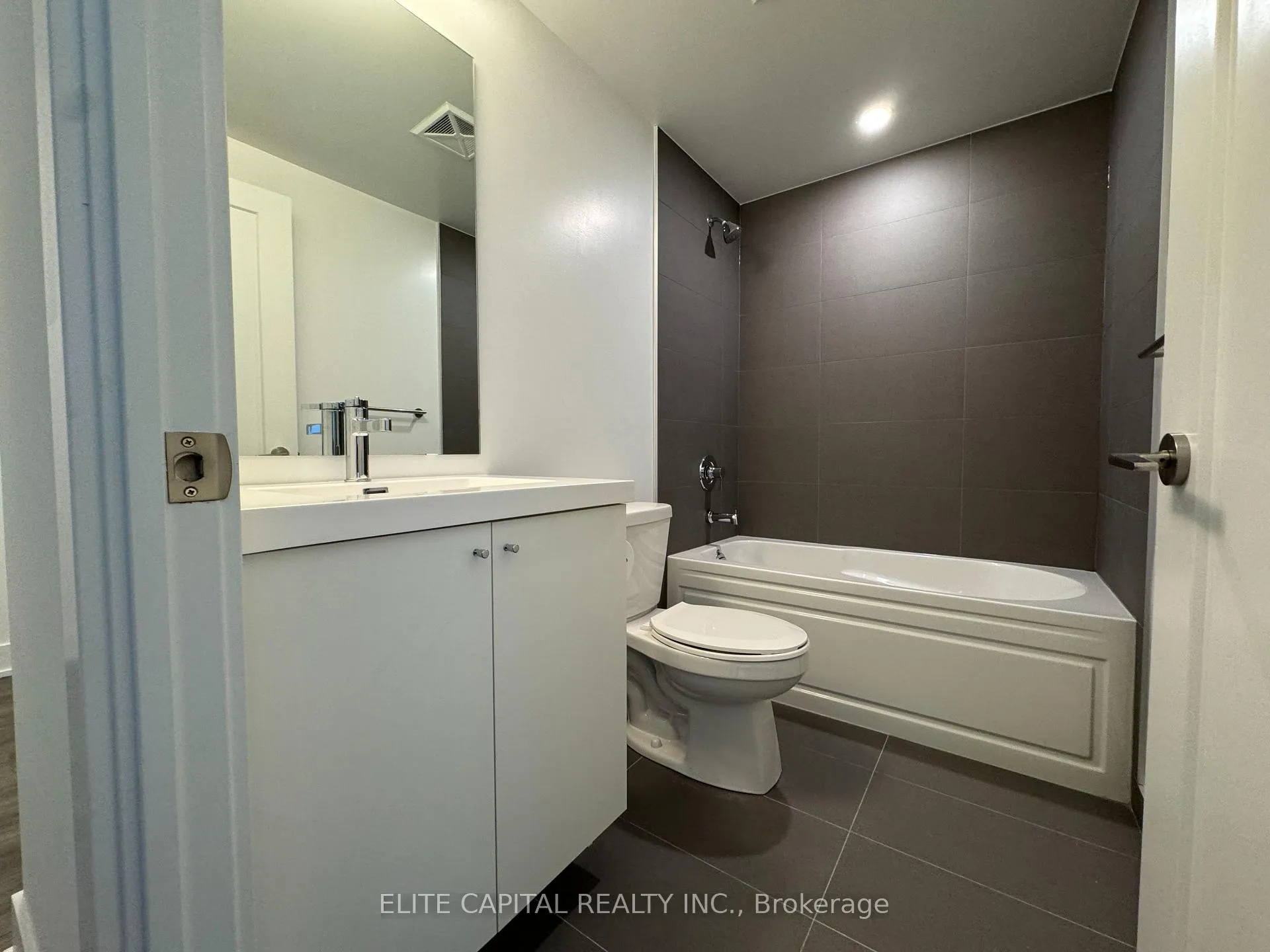 Photo 11 of Unit 1214, 2545 Simcoe Street N, Oshawa, Windfields — HOMEH