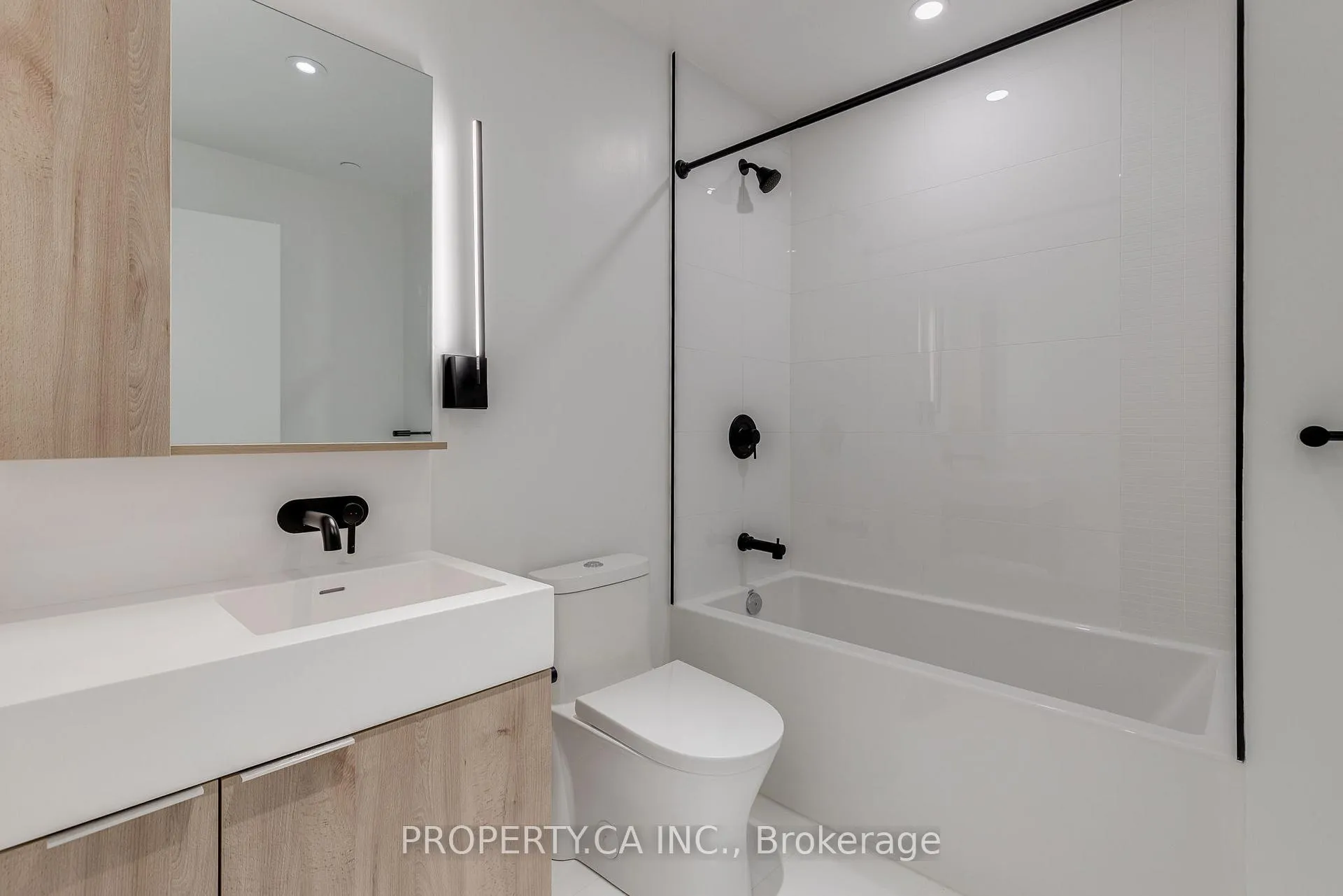 Photo 16 of Unit 1213, 127 Broadway Avenue, Toronto, Mount Pleasant West — HOMEH