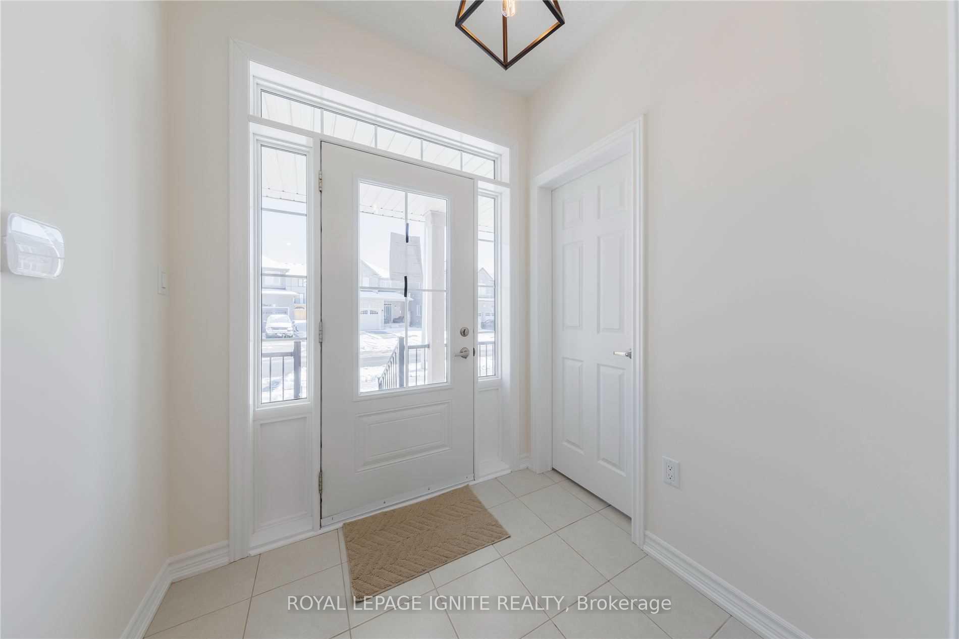 Photo 4 of Unit Upper, 234 Crombie Street, Clarington, Bowmanville — HOMEH