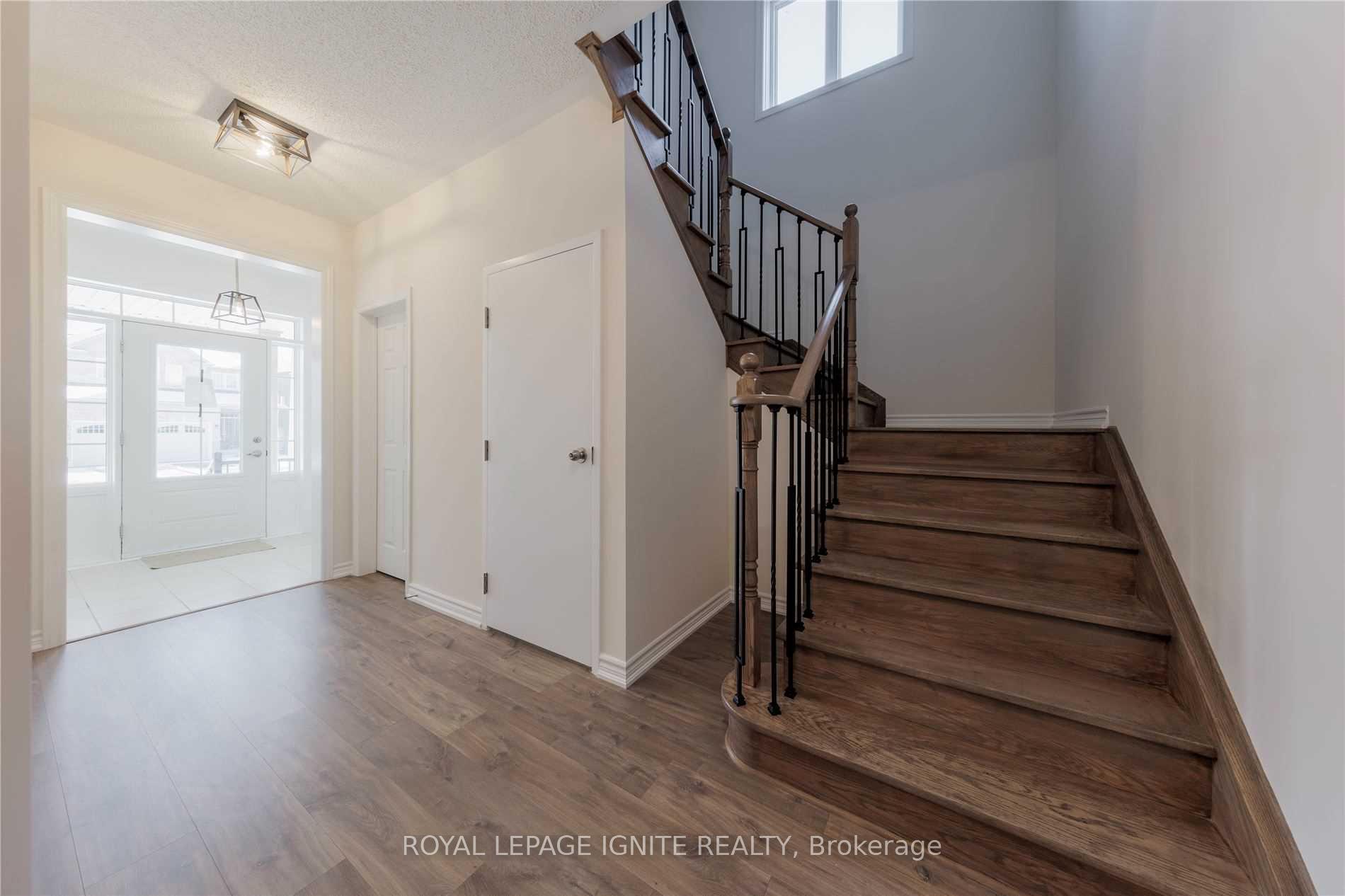 Photo 6 of Unit Upper, 234 Crombie Street, Clarington, Bowmanville — HOMEH
