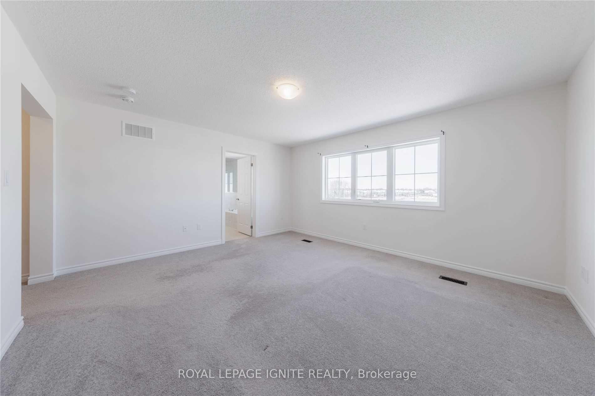 Photo 24 of Unit Upper, 234 Crombie Street, Clarington, Bowmanville — HOMEH
