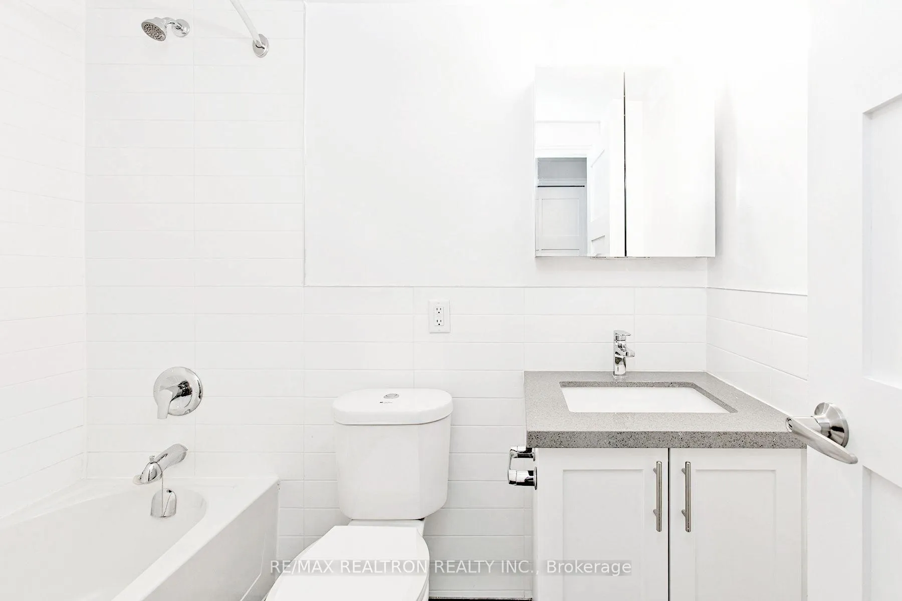 Photo 10 of Unit 205, 10 Shallmar Boulevard, Toronto, Forest Hill North — HOMEH