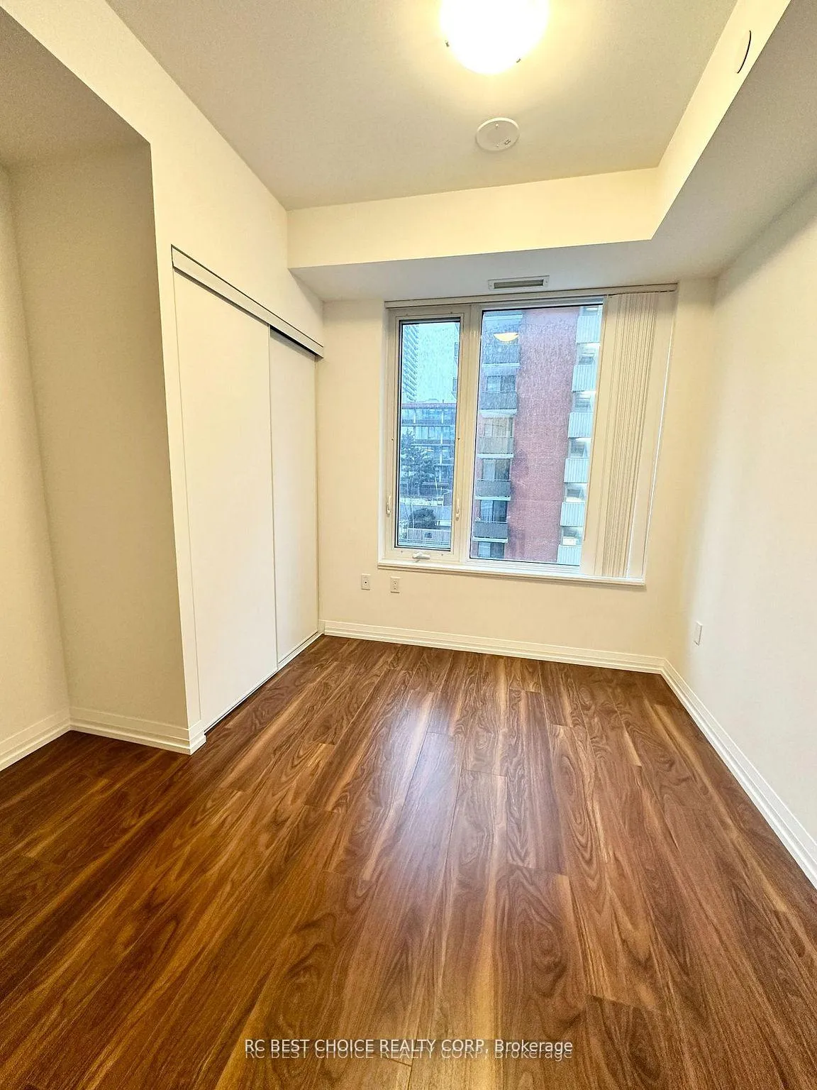 Photo 6 of Unit 617, 50 Dunfield Avenue, Toronto, Mount Pleasant West — HOMEH