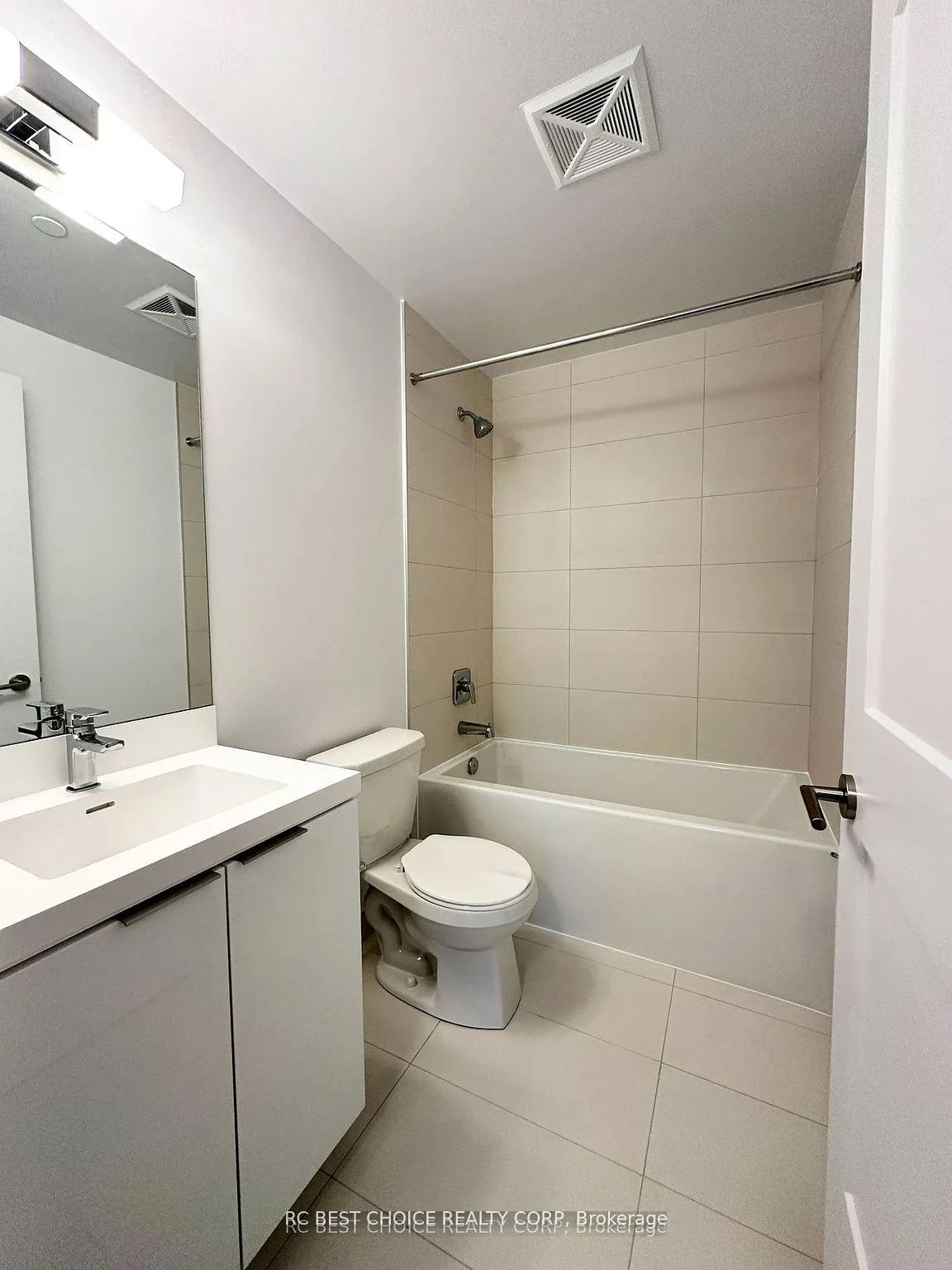 Photo 7 of Unit 617, 50 Dunfield Avenue, Toronto, Mount Pleasant West — HOMEH