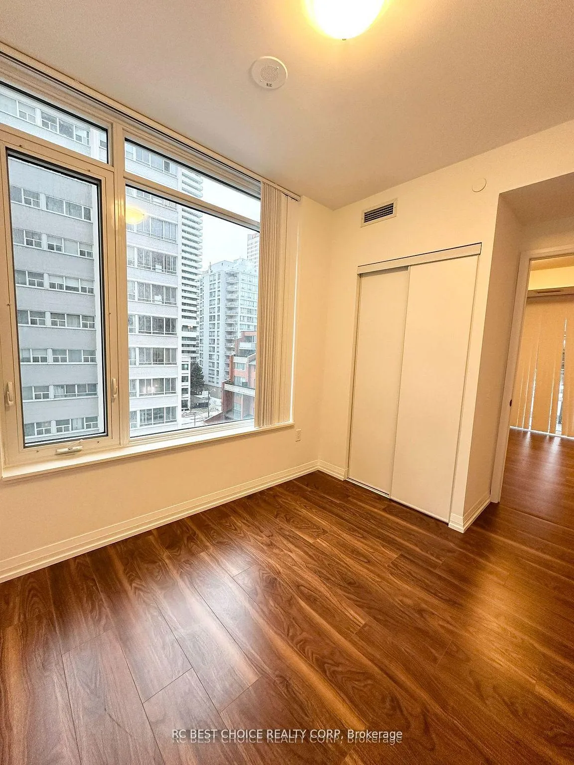 Photo 9 of Unit 617, 50 Dunfield Avenue, Toronto, Mount Pleasant West — HOMEH