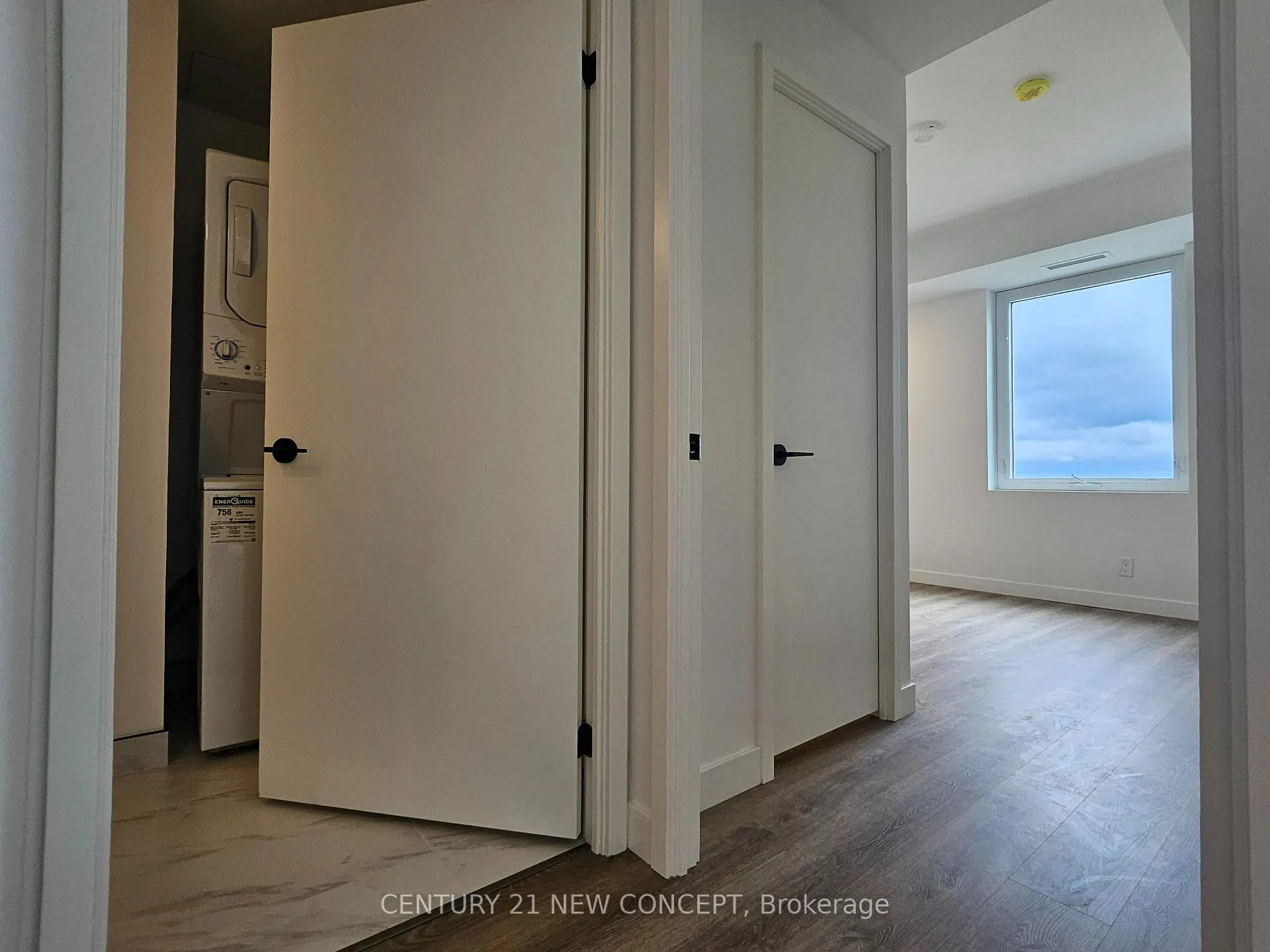 Photo 6 of Unit 906, 1050 Eastern Avenue, Toronto, The Beaches — HOMEH