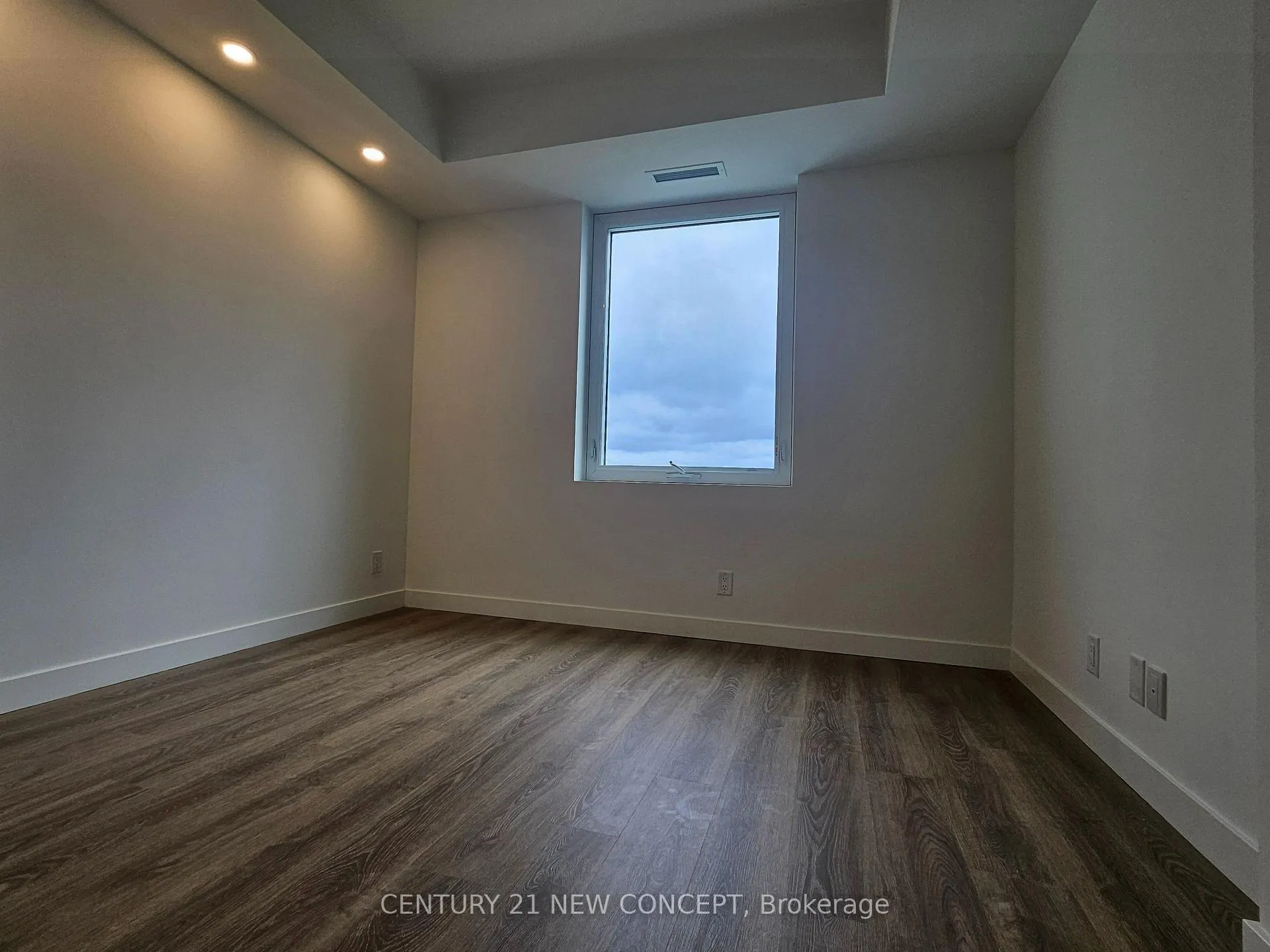 Photo 10 of Unit 906, 1050 Eastern Avenue, Toronto, The Beaches — HOMEH