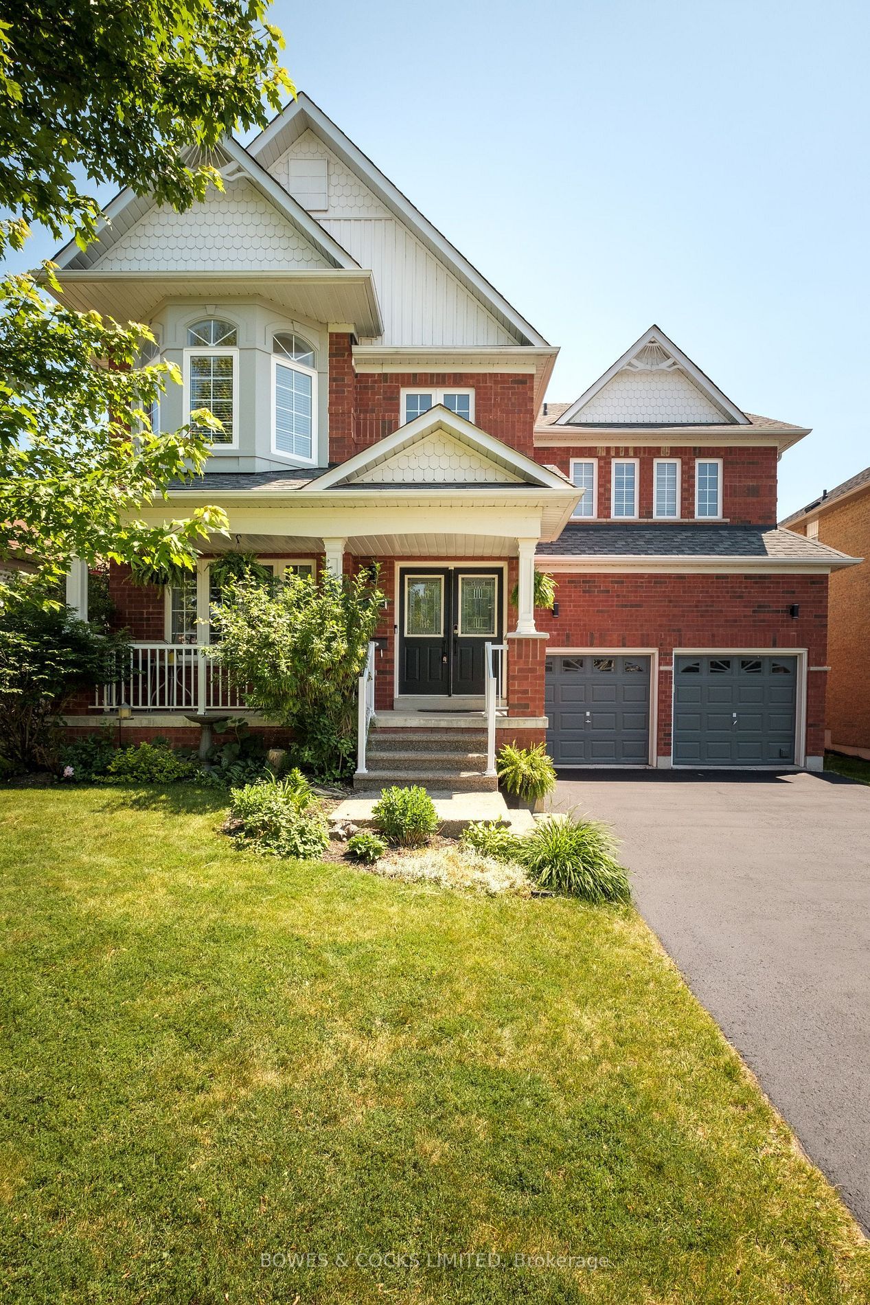 Photo 2 of 19 Carson Crt, Peterborough, Monaghan Ward 2 — HOMEH