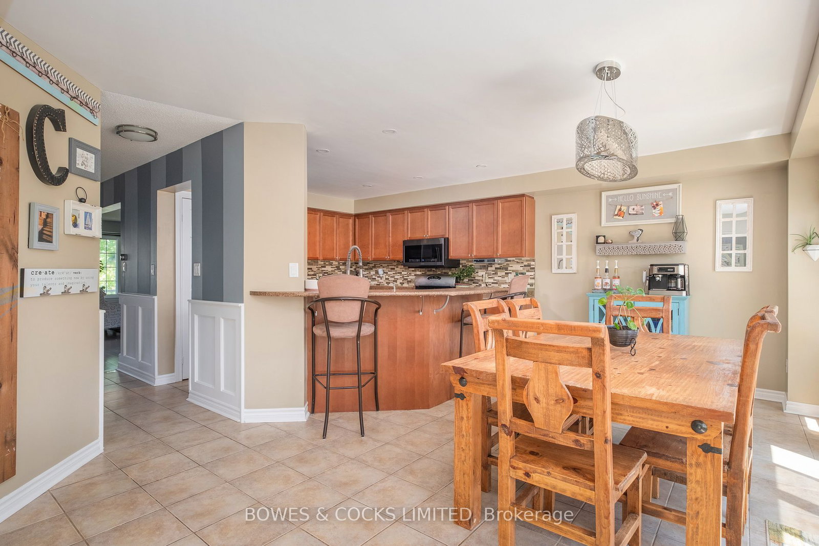 Photo 9 of 19 Carson Crt, Peterborough, Monaghan Ward 2 — HOMEH