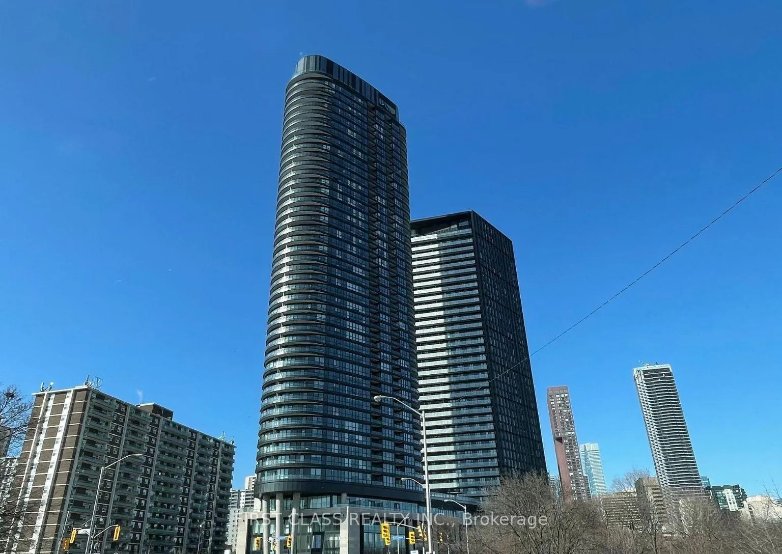 Front of Unit 1806, 575 Bloor Street E