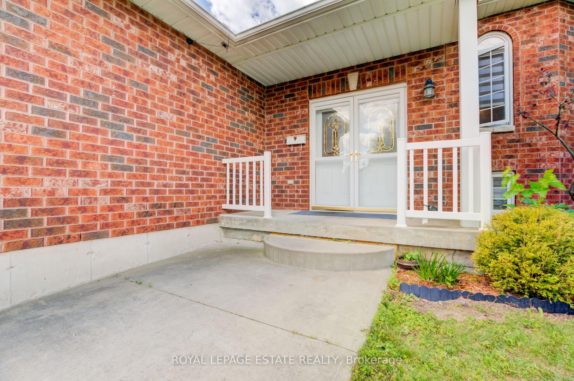 Photo 2 of 1003 Otto Drive, Cobourg — HOMEH