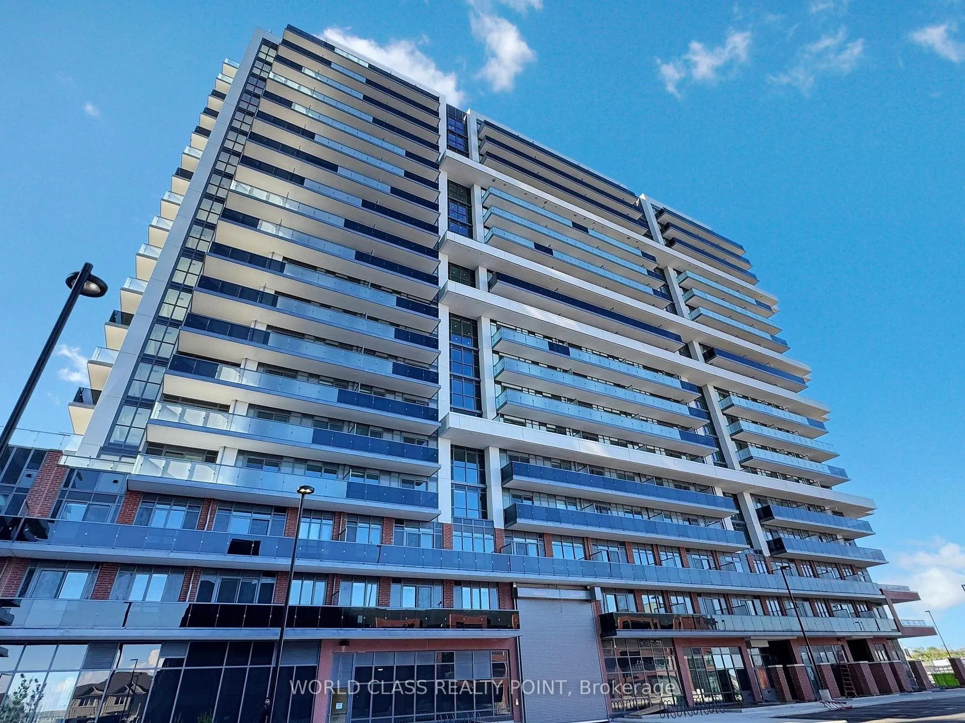 Front of Unit 1433, 2545 Simcoe Street North