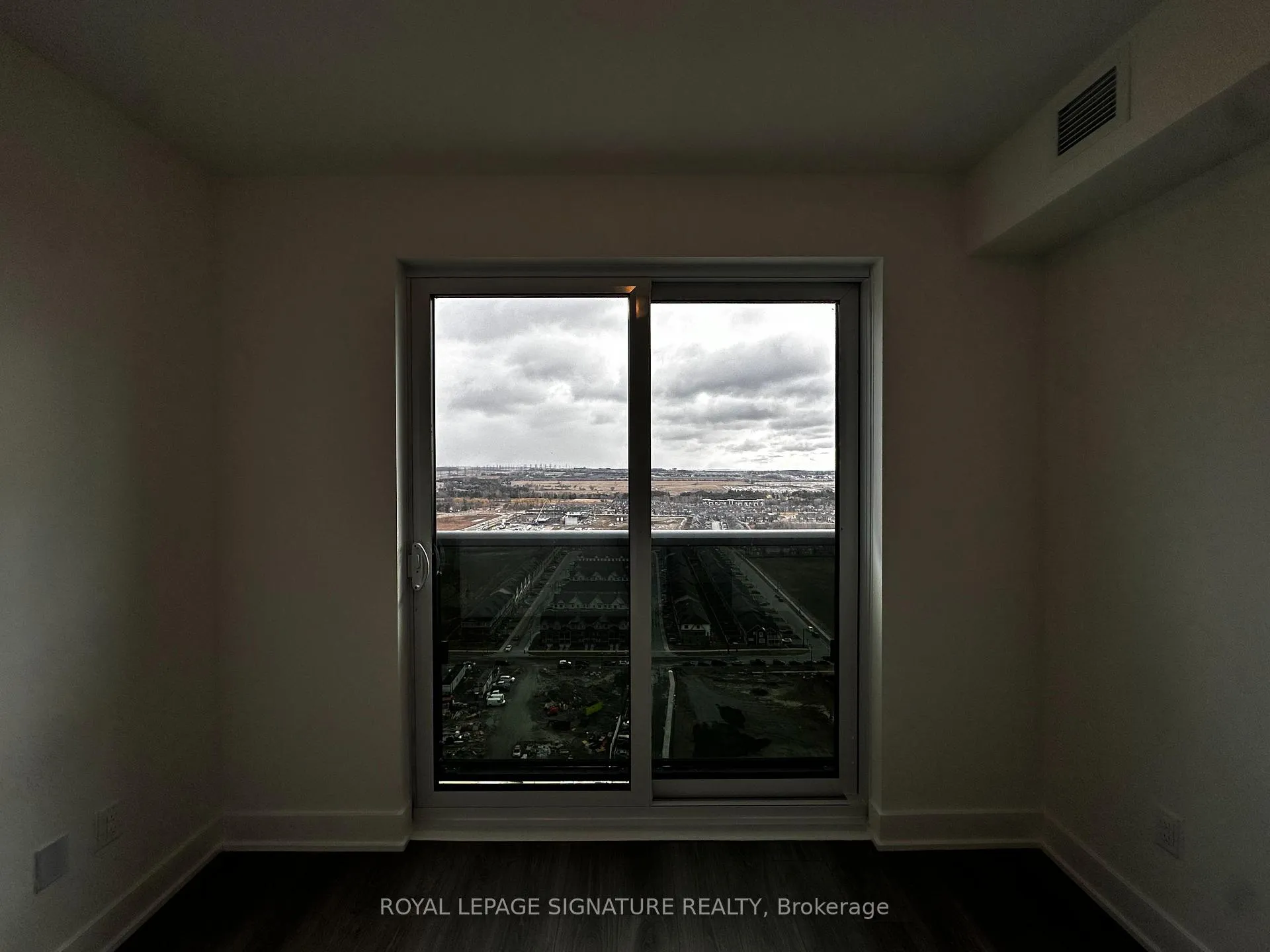 Photo 9 of Unit 2619, 2545 Simcoe Street N, Oshawa, Windfields — HOMEH