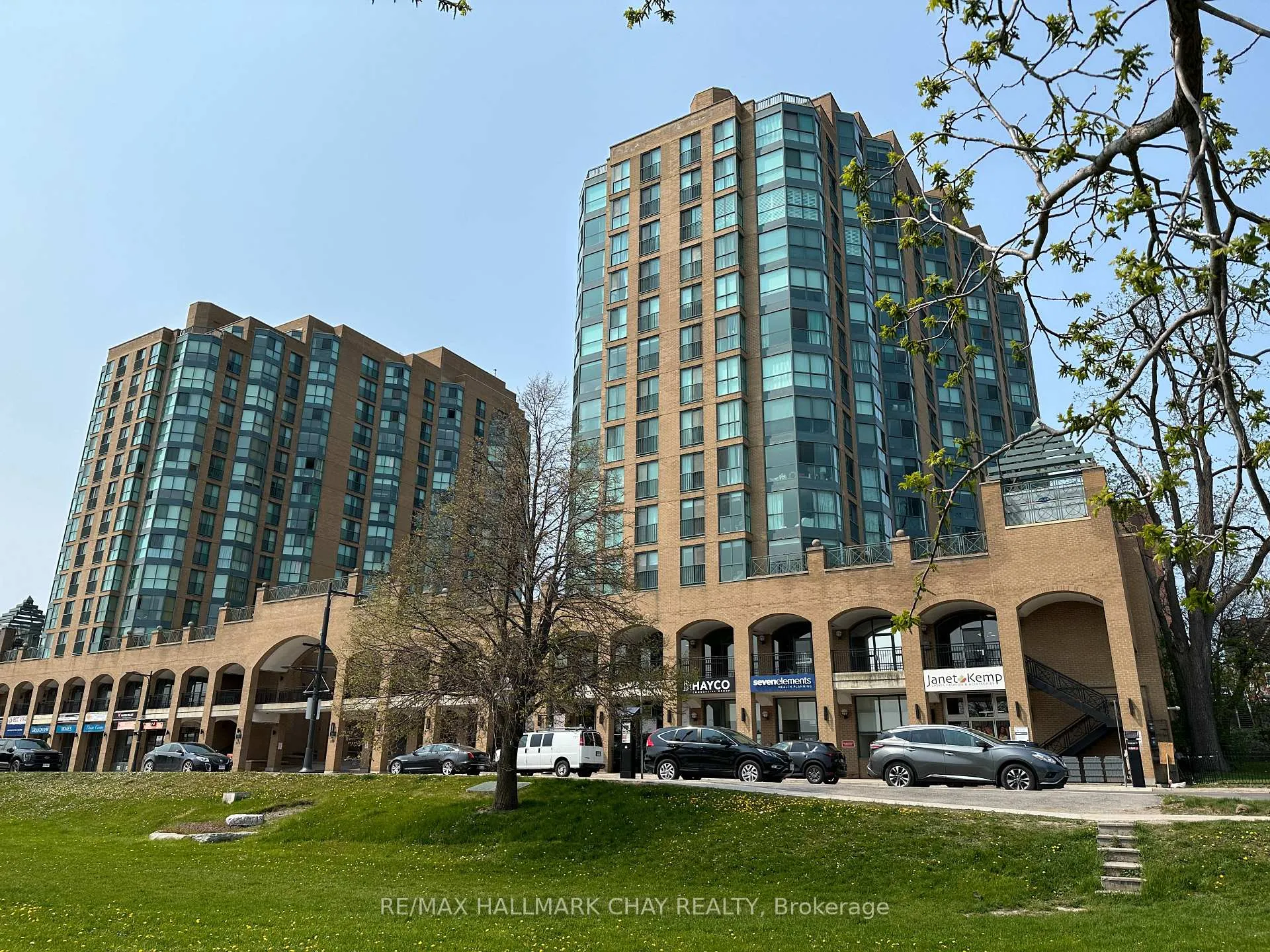 Photo 1 of Unit 1406, 150 Dunlop Street E, Barrie, Bayfield — HOMEH