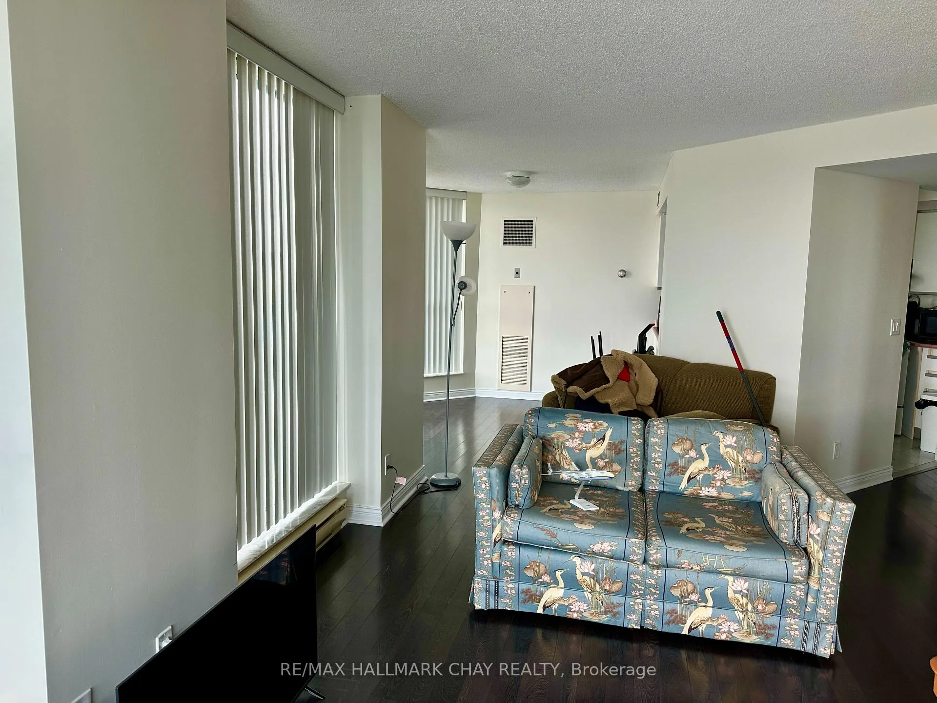 Photo 4 of Unit 1406, 150 Dunlop Street E, Barrie, Bayfield — HOMEH