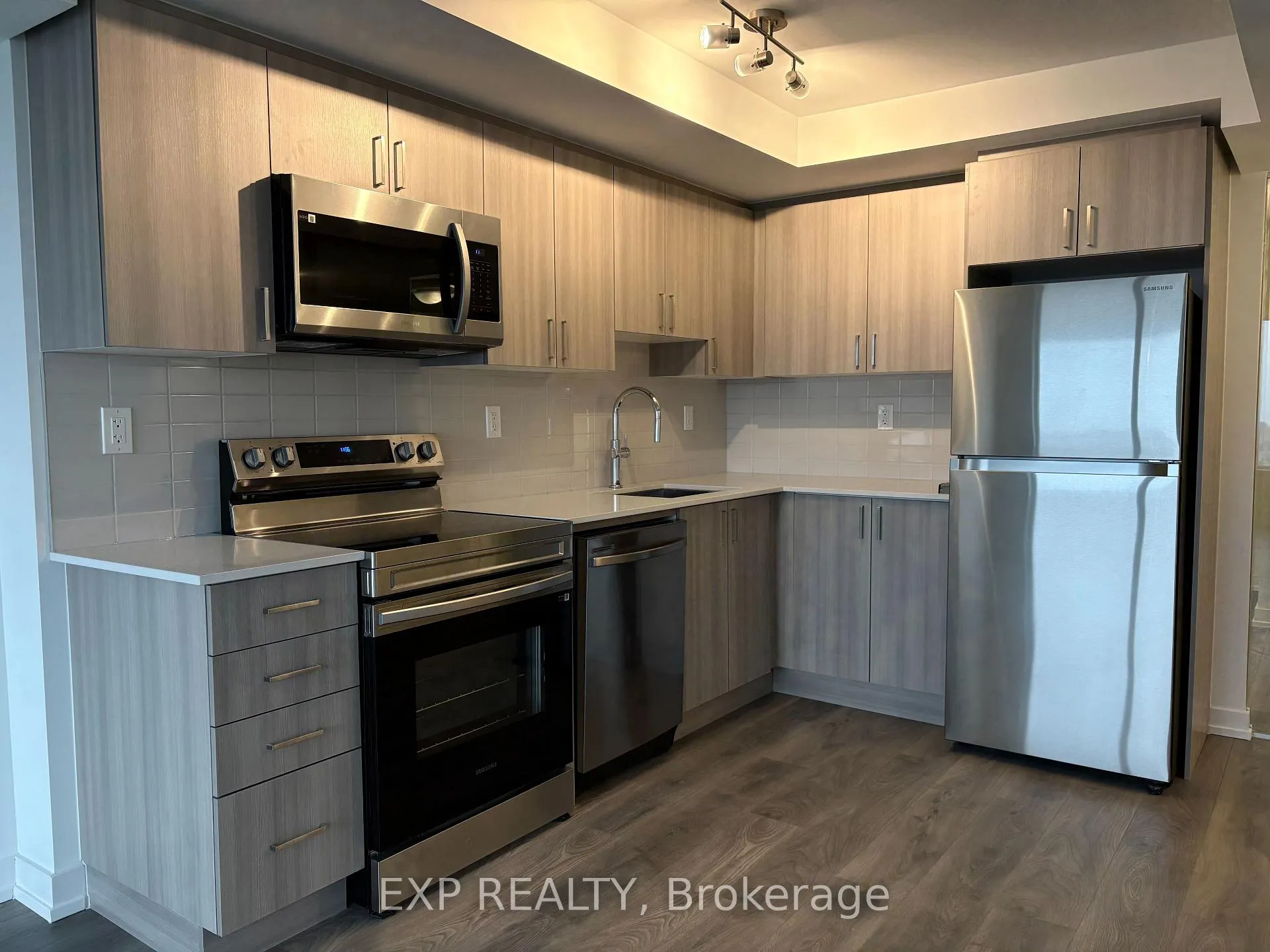 Photo 4 of Unit 2103, 1435 Celebration Drive, Pickering, Bay Ridges — HOMEH
