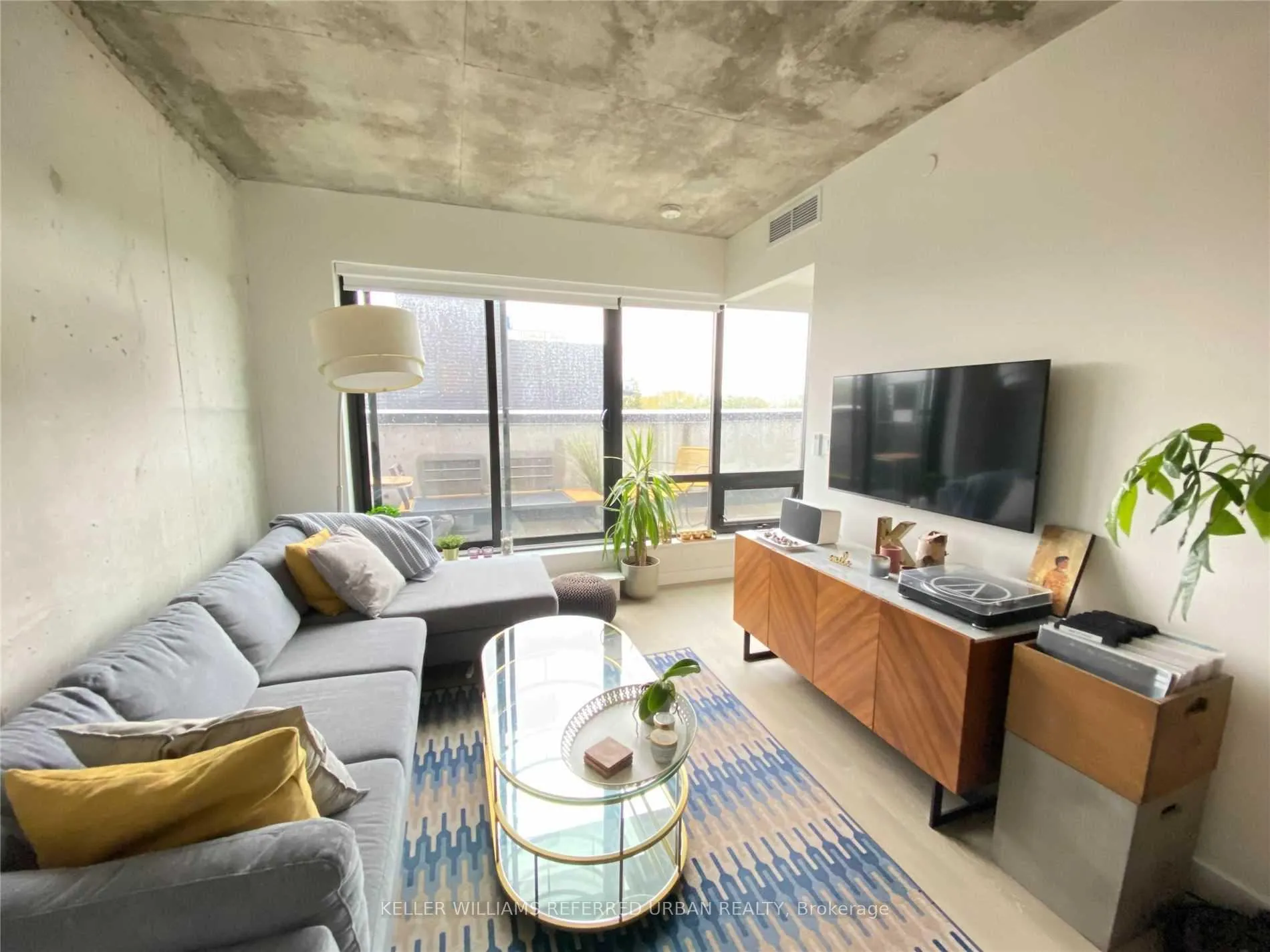 Front of Unit 517, 246 Logan Avenue