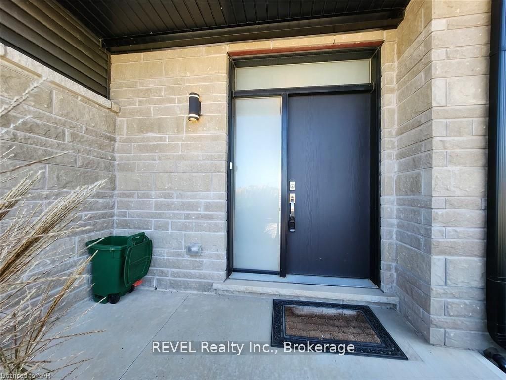 Photo 2 of 62 Summersides Blvd, Pelham, Fonthill — HOMEH