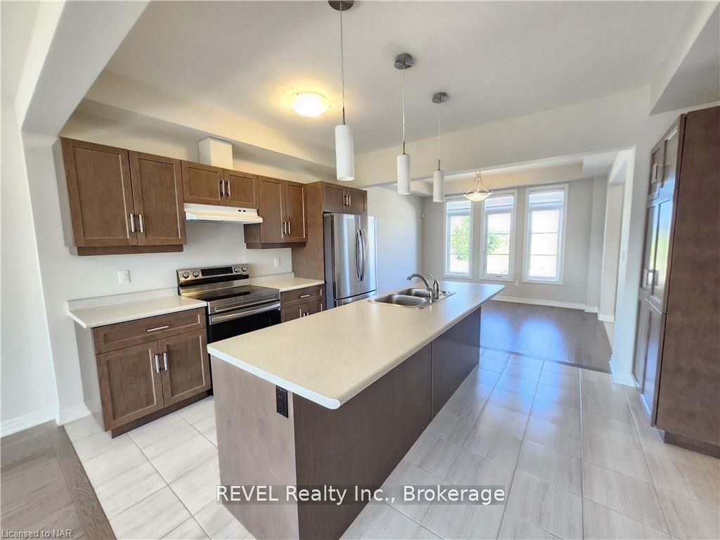 Photo 9 of 62 Summersides Blvd, Pelham, Fonthill — HOMEH