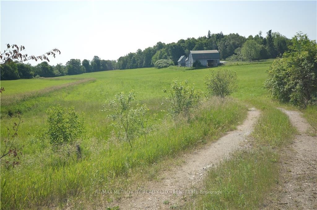 Photo 2 of Unit 1, 00 CASTLEFORD Rd, Renfrew, Horton Twp — HOMEH