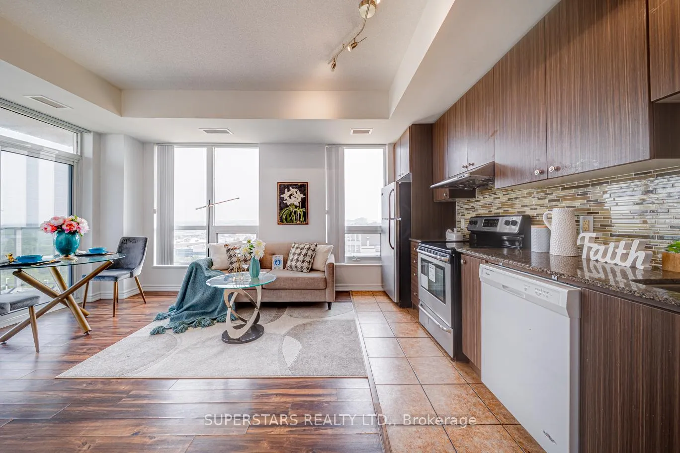 Photo 4 of Unit 922, 8323 Kennedy Road, Markham, Village Green-South Unionville — HOMEH