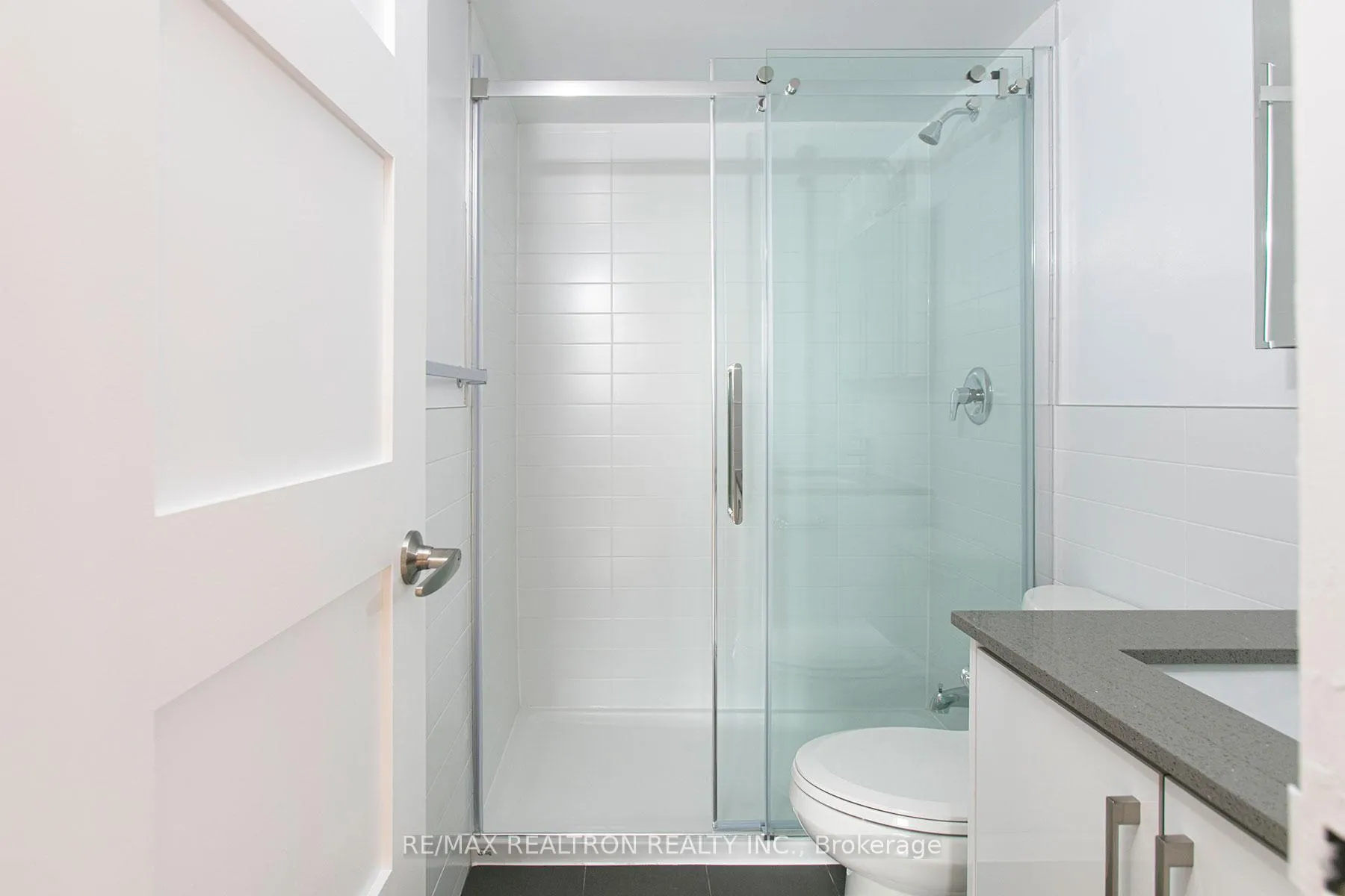 Photo 7 of Unit 208, 10 Shallmar Boulevard, Toronto, Forest Hill North — HOMEH