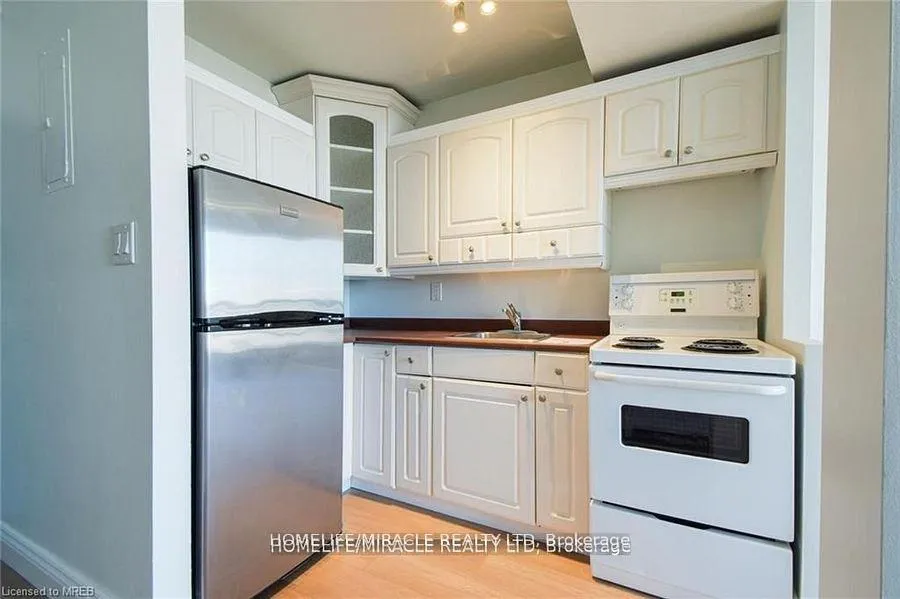 Photo 4 of Unit 2303, 150 Charlton Avenue E, Hamilton, Corktown — HOMEH