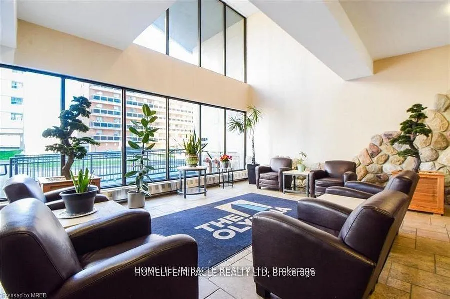 Photo 10 of Unit 2303, 150 Charlton Avenue E, Hamilton, Corktown — HOMEH