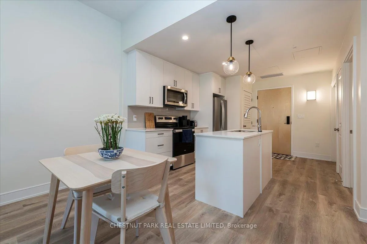 Photo 6 of Unit 202, 121 Mary Street, Clearview, Creemore — HOMEH