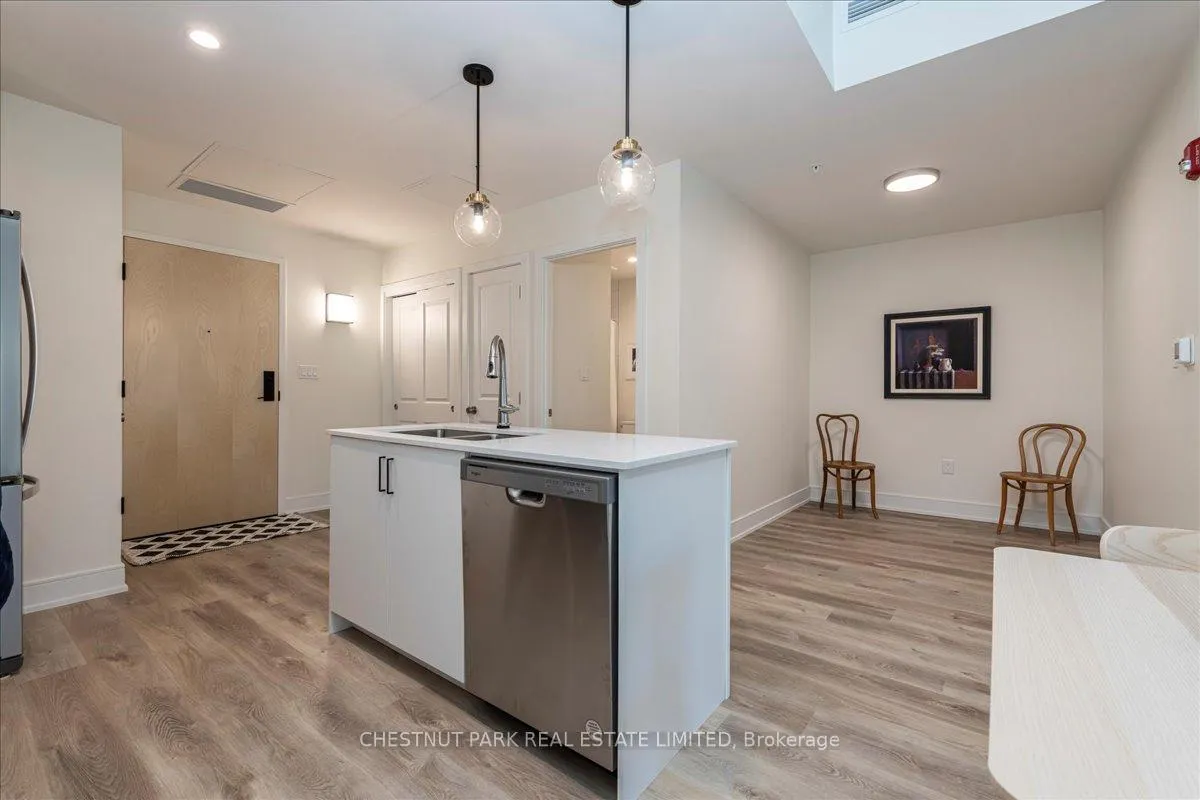 Photo 7 of Unit 202, 121 Mary Street, Clearview, Creemore — HOMEH