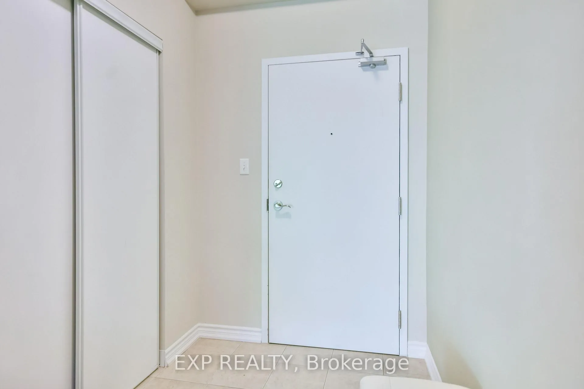 Photo 12 of Unit 101, 42 Ferndale Drive S, Barrie, Ardagh — HOMEH