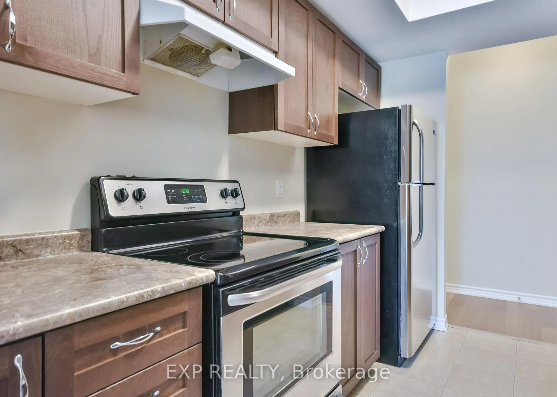 Photo 25 of Unit 101, 42 Ferndale Drive S, Barrie, Ardagh — HOMEH