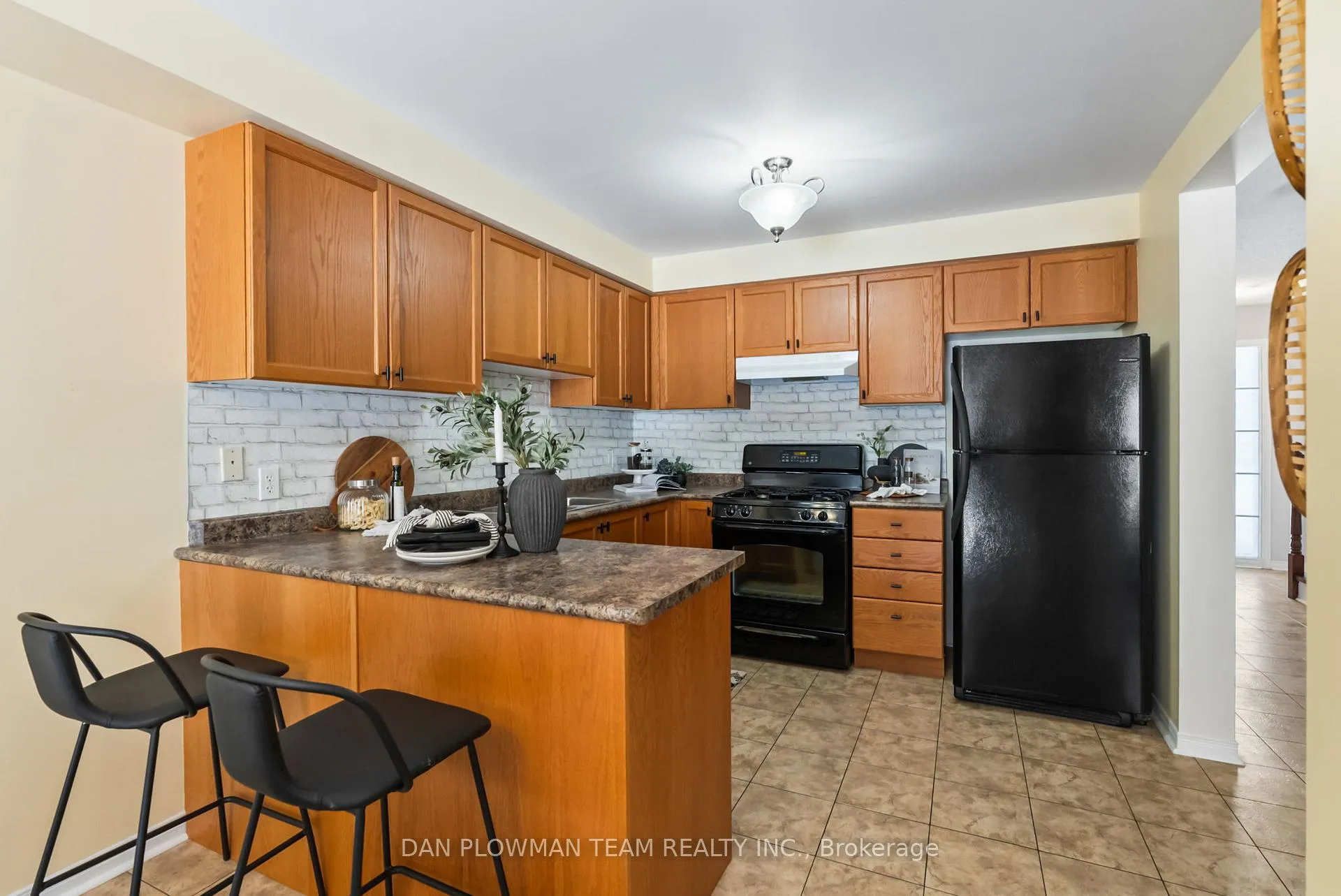 Photo 7 of Unit 37, 1087 Ormond Drive, Oshawa, Samac — HOMEH
