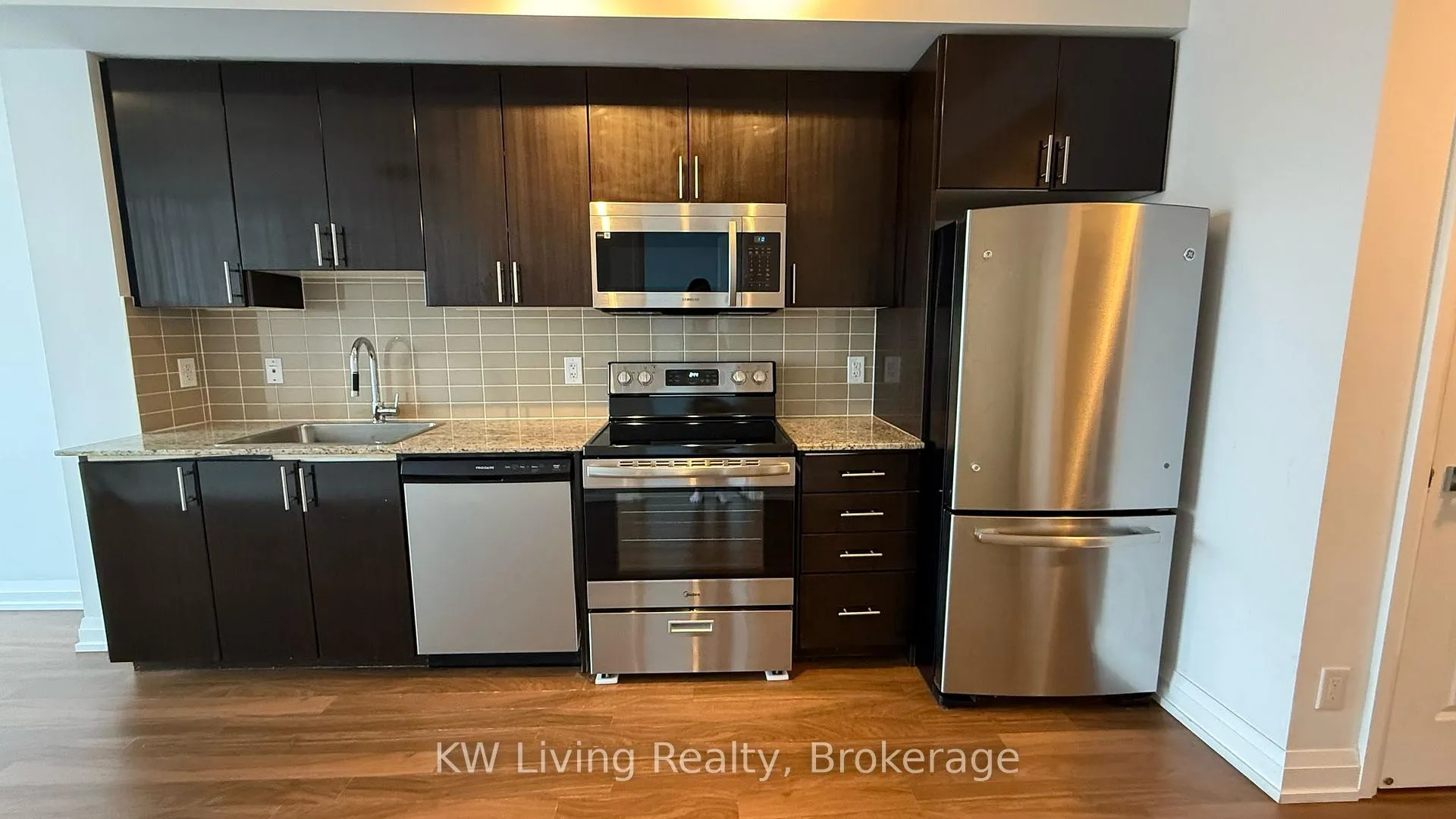 Photo 1 of Unit 720, 7161 Yonge Street, Markham, Thornhill — HOMEH