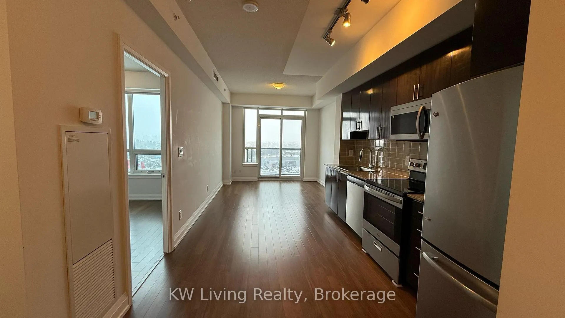 Photo 2 of Unit 720, 7161 Yonge Street, Markham, Thornhill — HOMEH