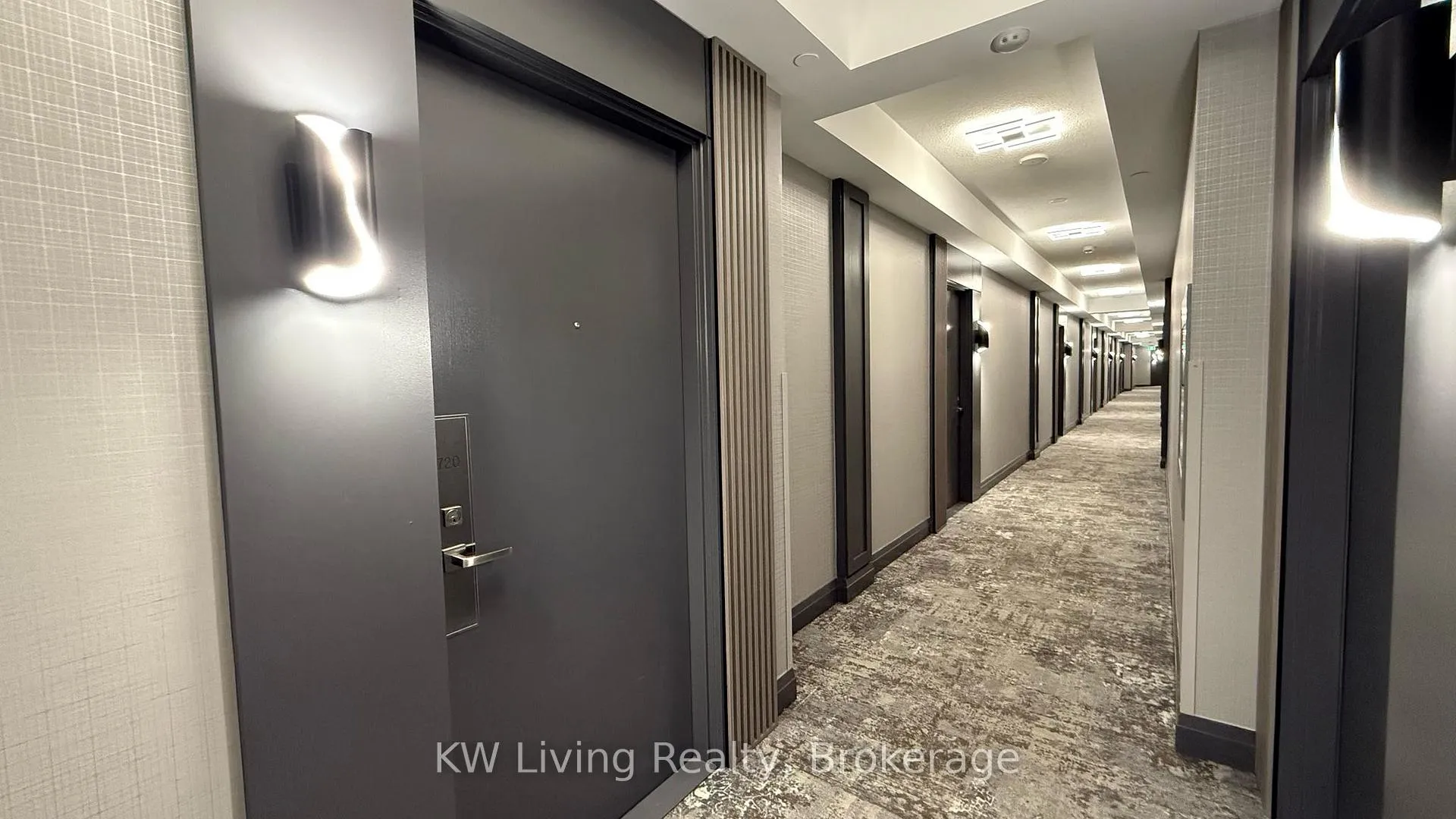 Photo 10 of Unit 720, 7161 Yonge Street, Markham, Thornhill — HOMEH