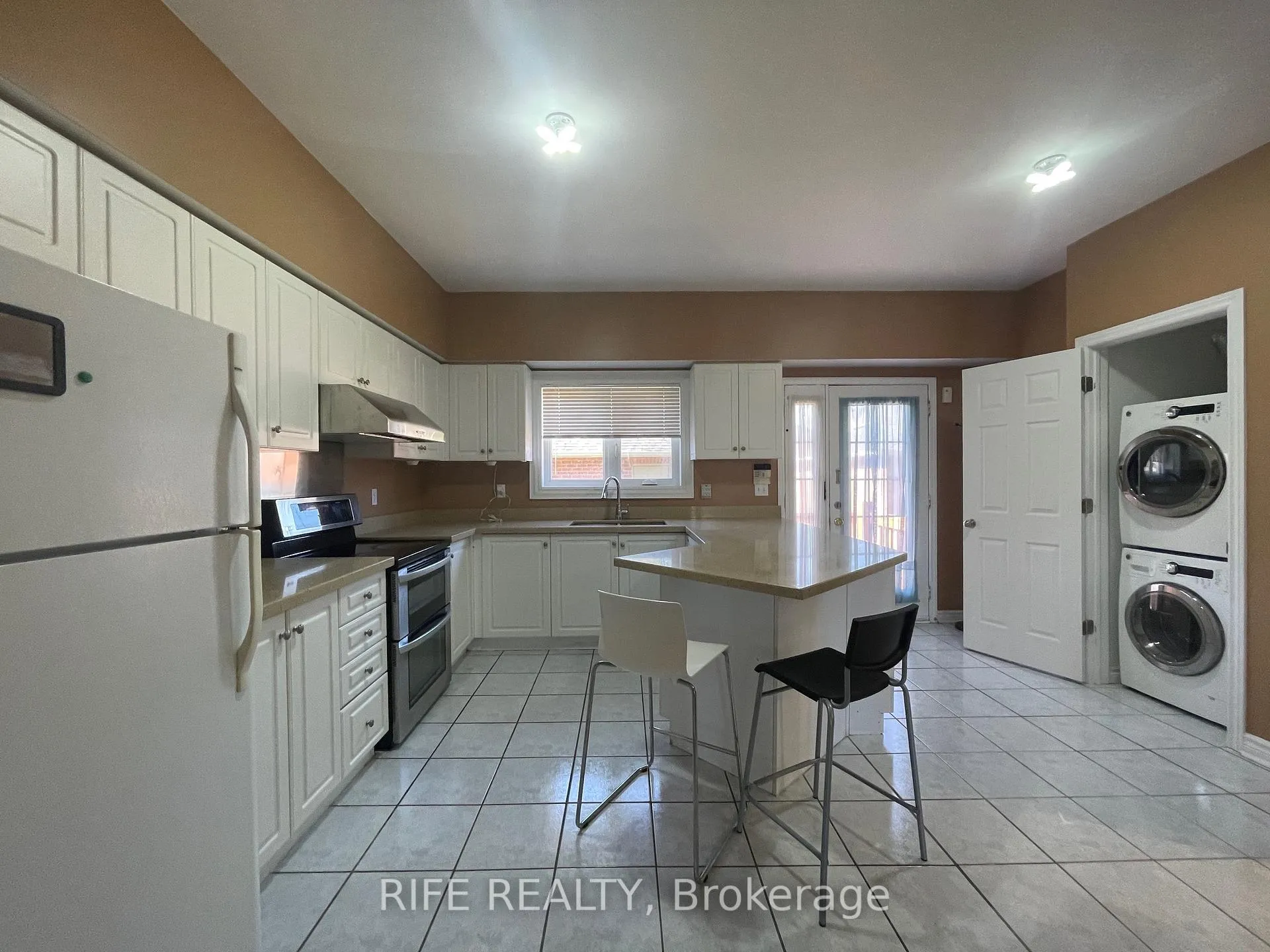 Photo 4 of Unit Main, 156 Town Centre Boulevard, Markham, Unionville — HOMEH