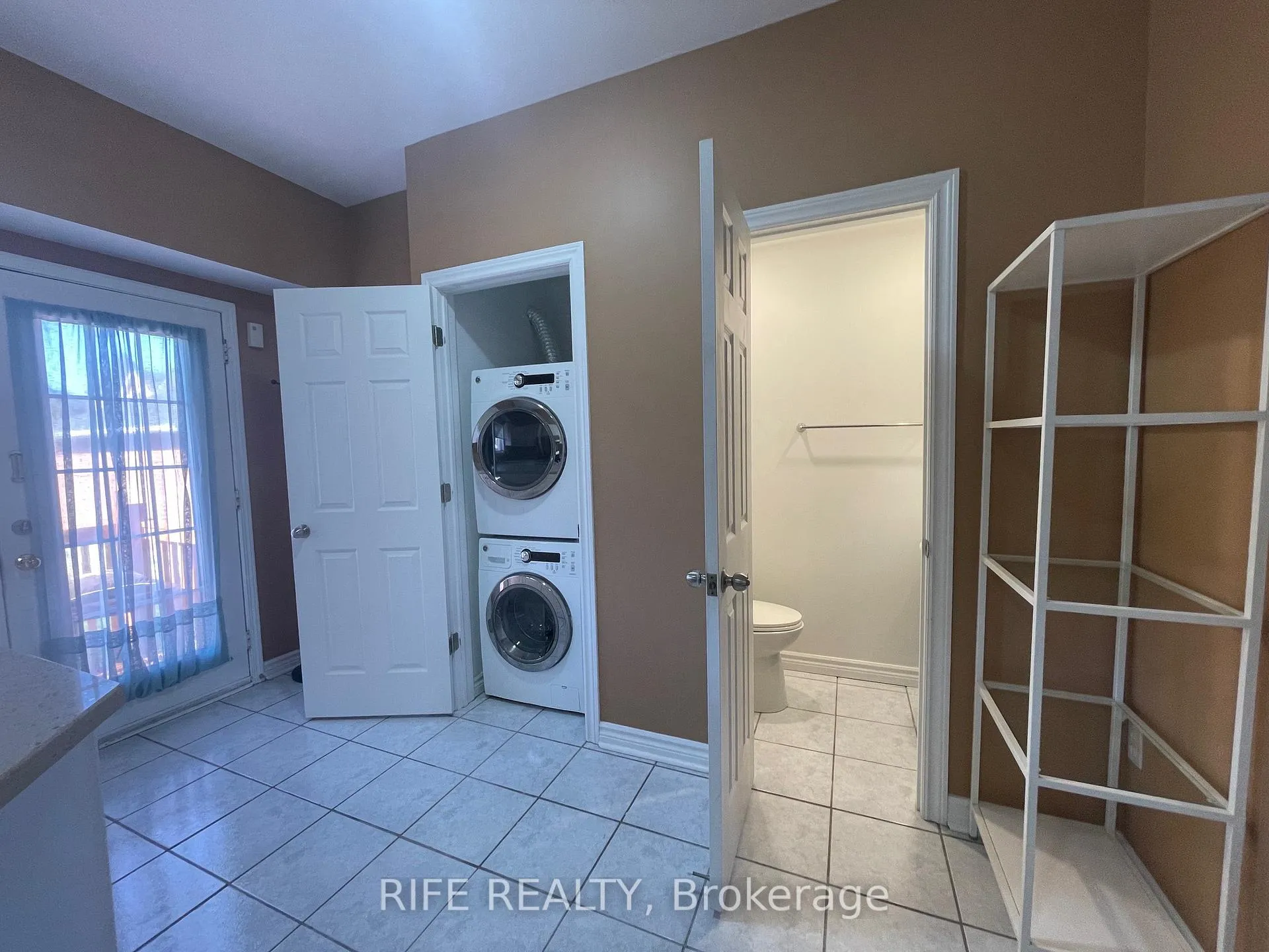 Photo 5 of Unit Main, 156 Town Centre Boulevard, Markham, Unionville — HOMEH