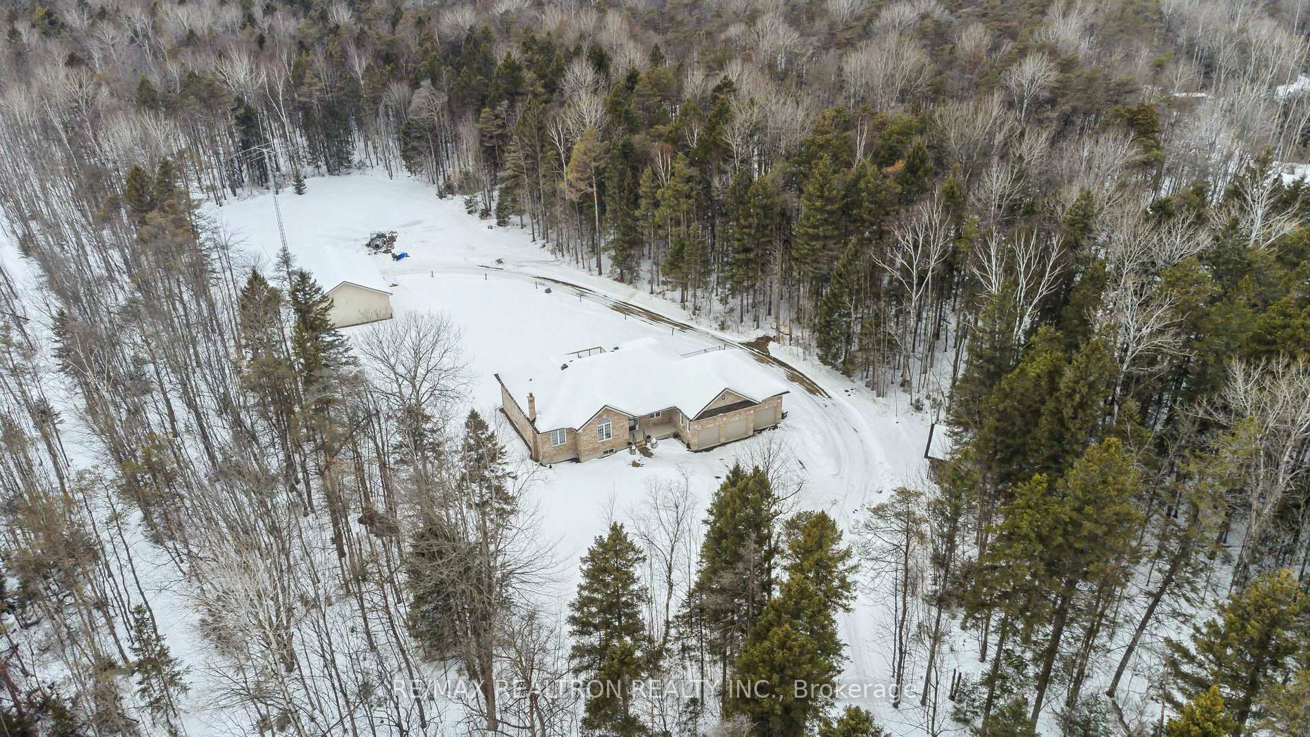 Photo 36 of 7866 County Road 56, Essa, Rural Essa — HOMEH